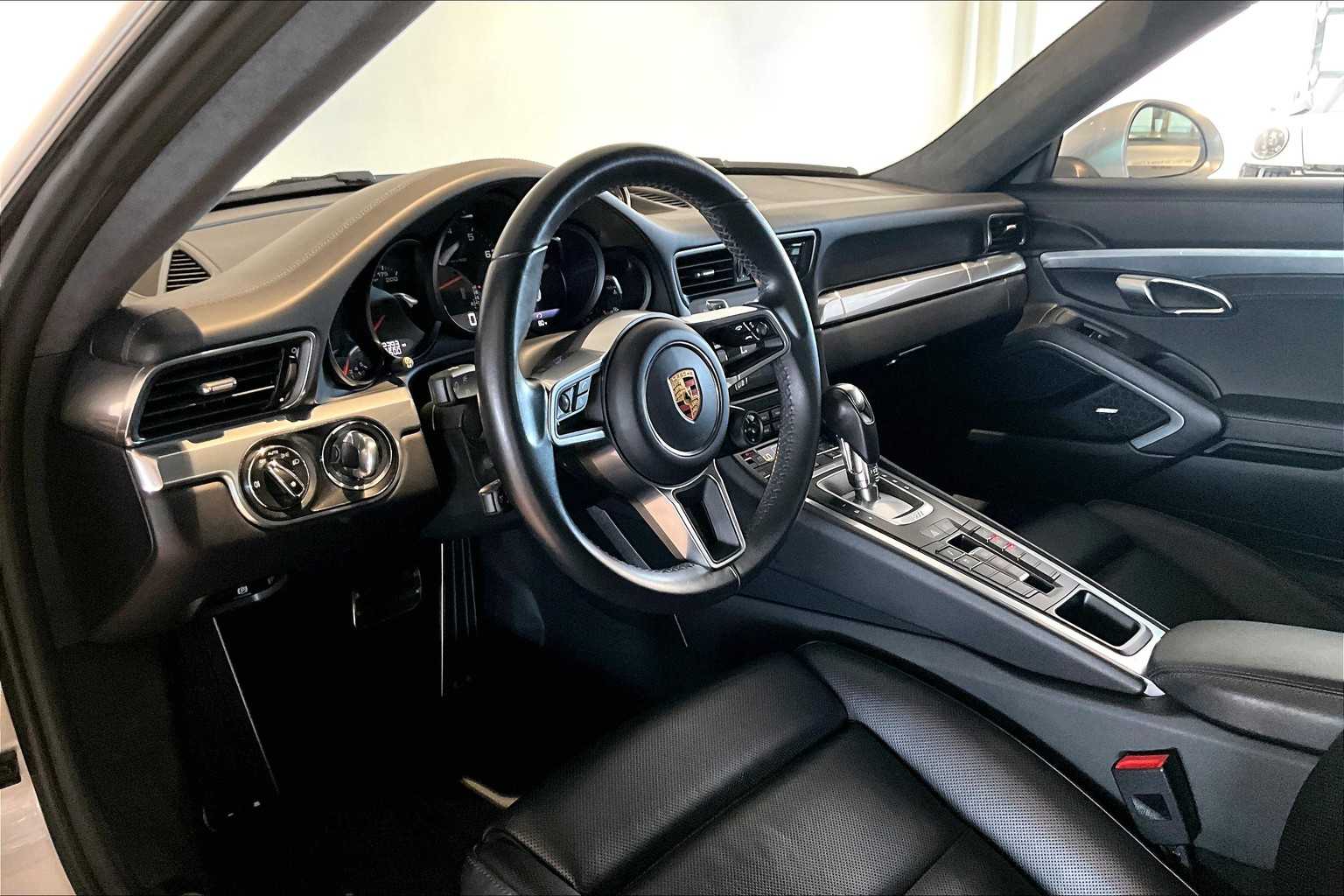 2019 Porsche 911 4S photo 4