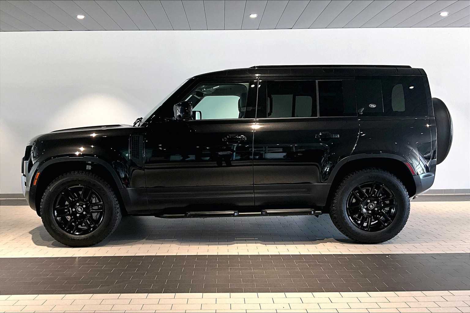 Used 2024 Land Rover Defender S with VIN SALEJ7EU1R2333339 for sale in Sacramento, CA