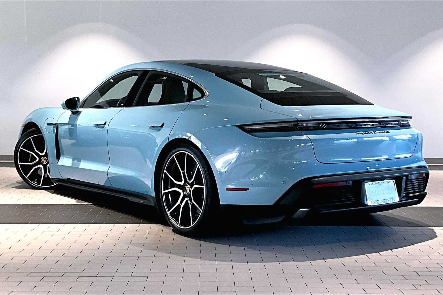 2024 Porsche Taycan Turbo S photo 3