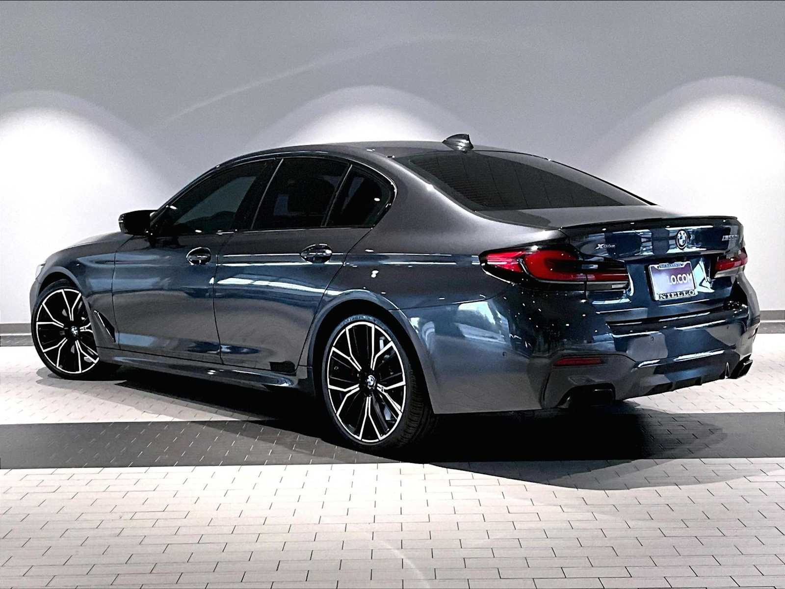 2023 Bmw M550i xDrive photo 3