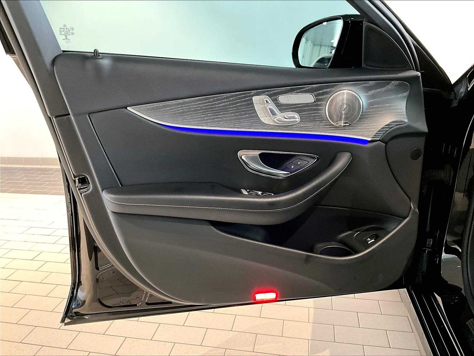 2022 Mercedes-Benz E-Class E350 - Photo 23