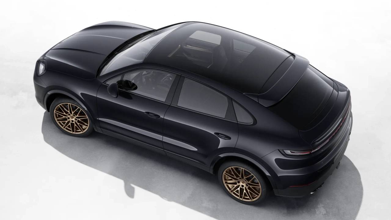 2026 Porsche Cayenne Coupe photo 4