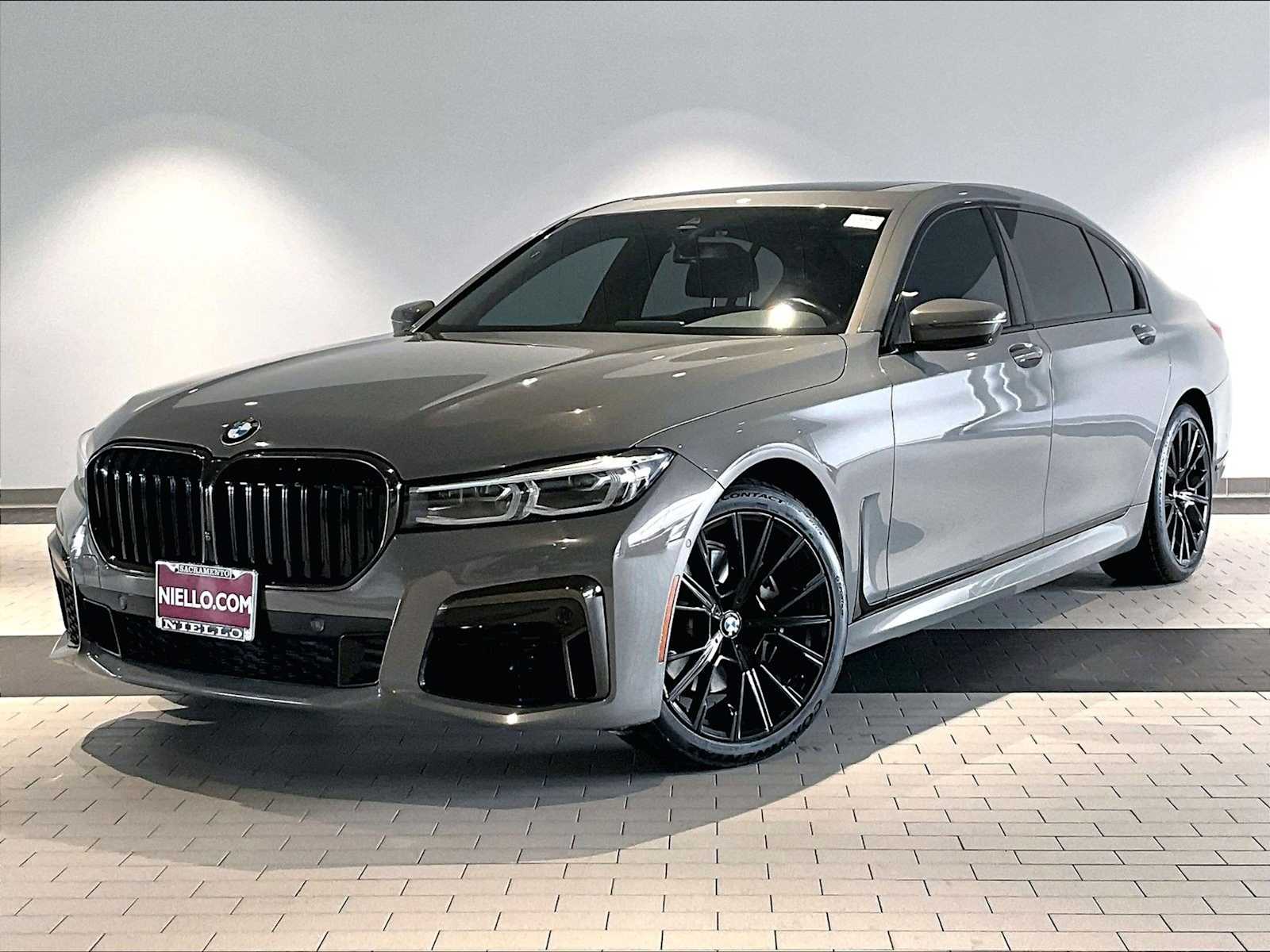 2022 BMW 7 Series 740i