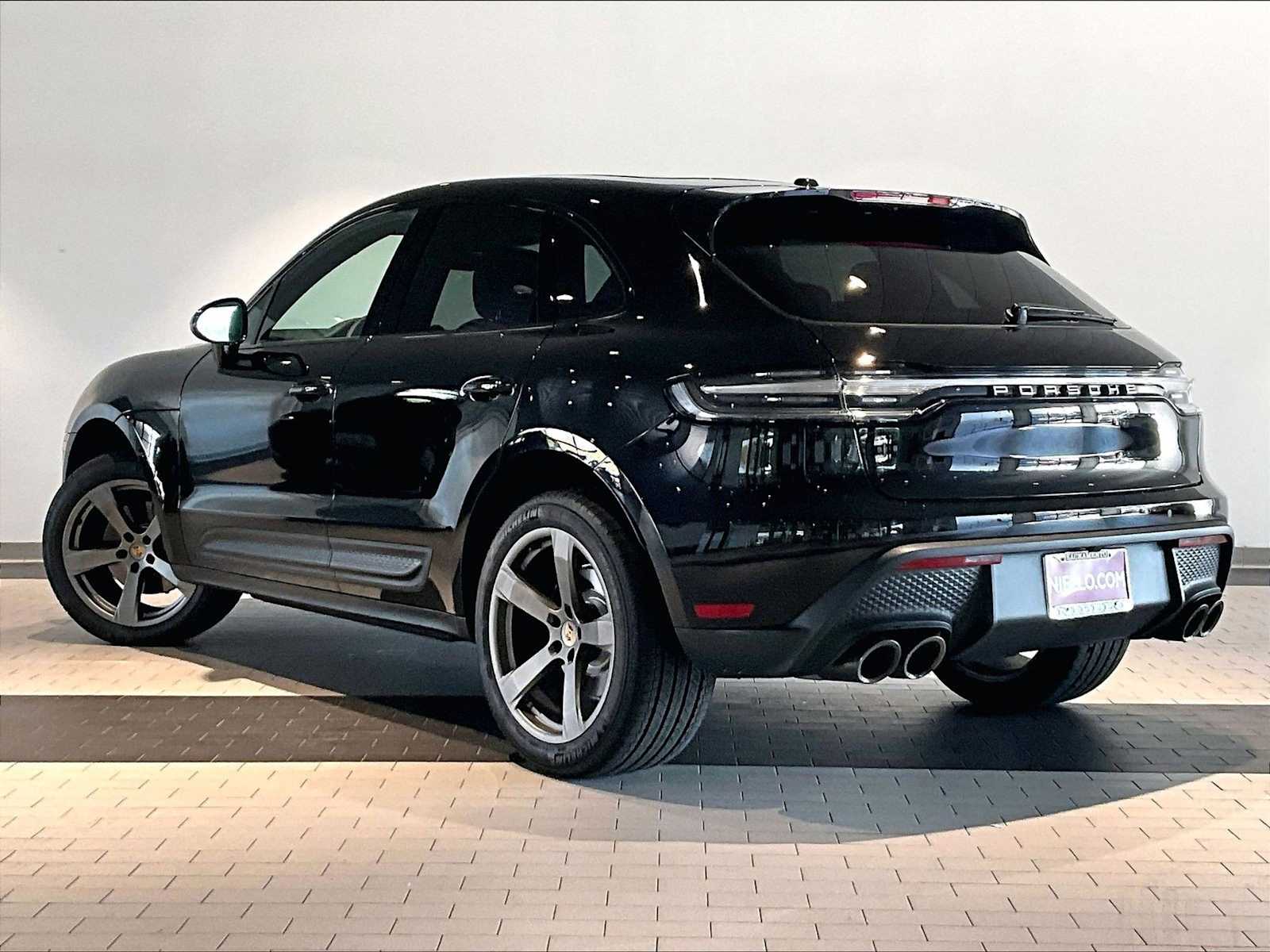 2026 Porsche Macan T photo 3