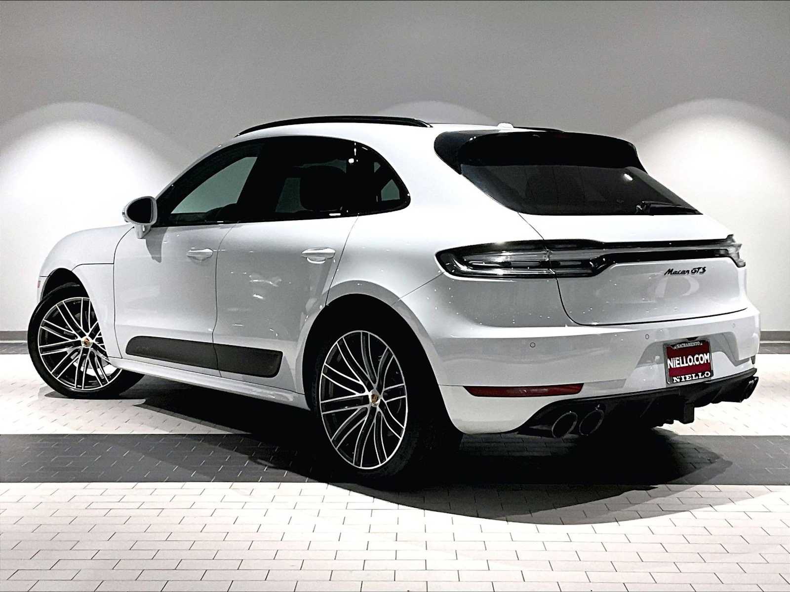 2021 Porsche Macan GTS photo 3