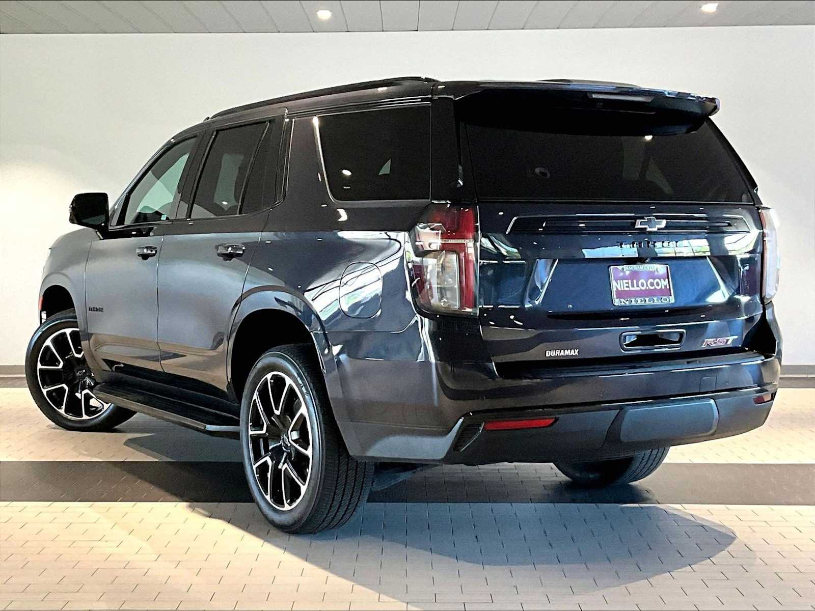 2024 Chevrolet Tahoe RST 4WD 4dr photo 2