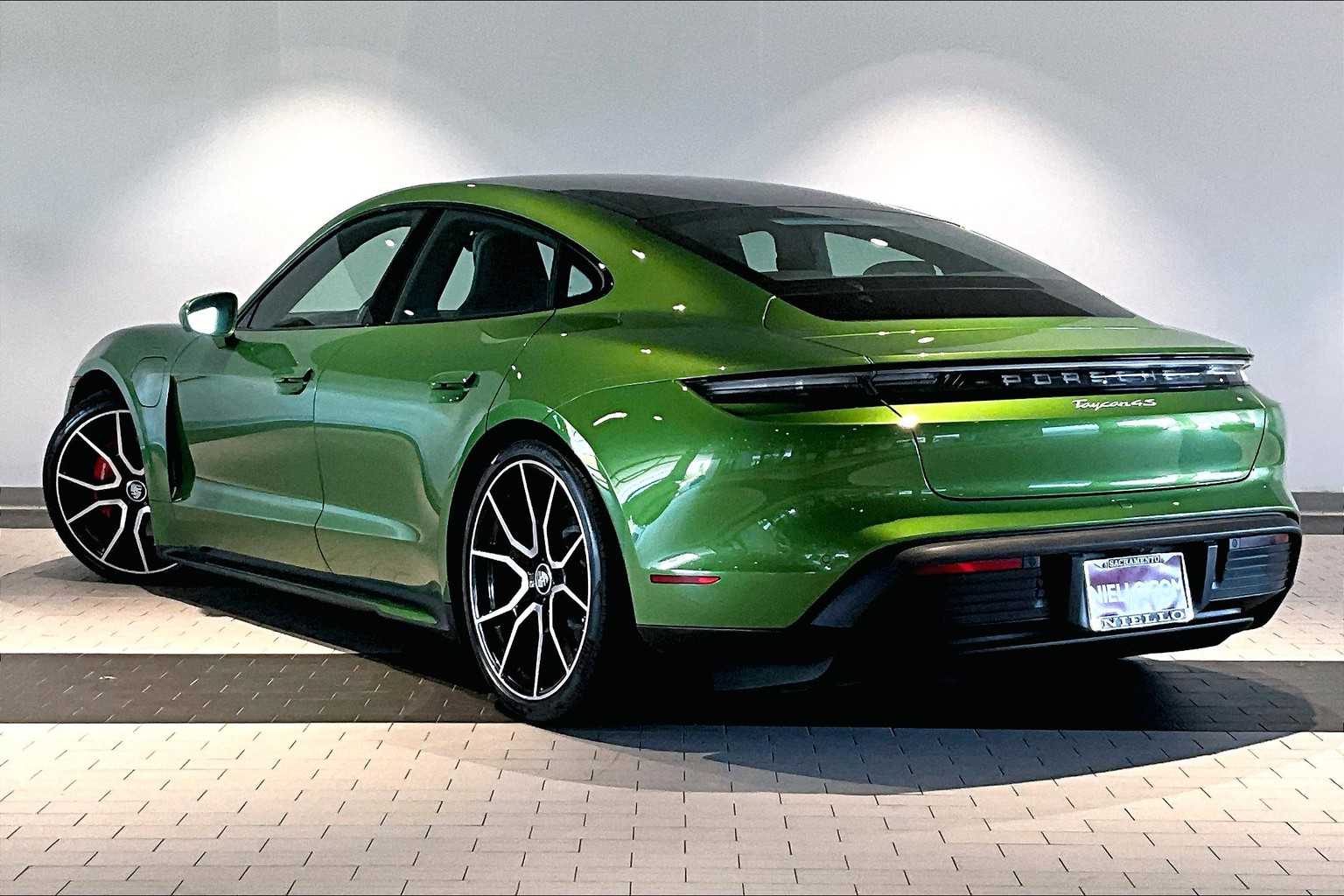 2022 Porsche Taycan 4S photo 3