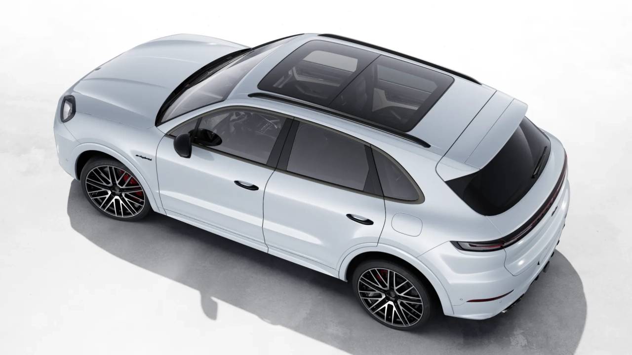 2026 Porsche Cayenne Turbo E-Hybrid photo 4