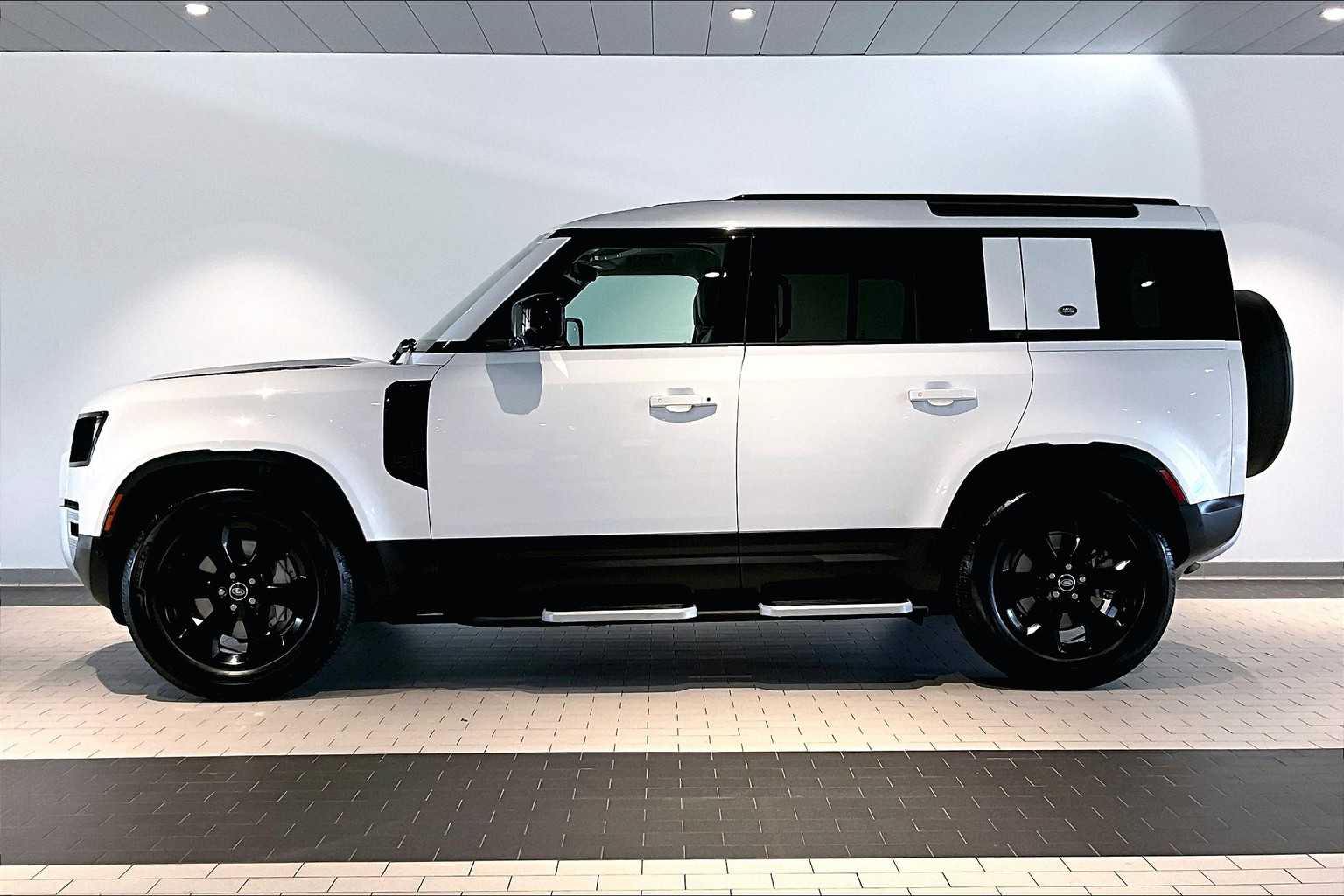 2020 Land Rover Defender HSE 110 photo 2