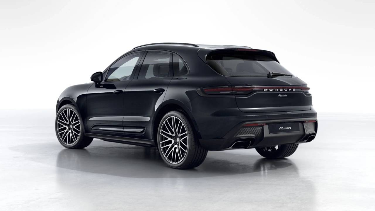 2026 Porsche Macan T photo 2