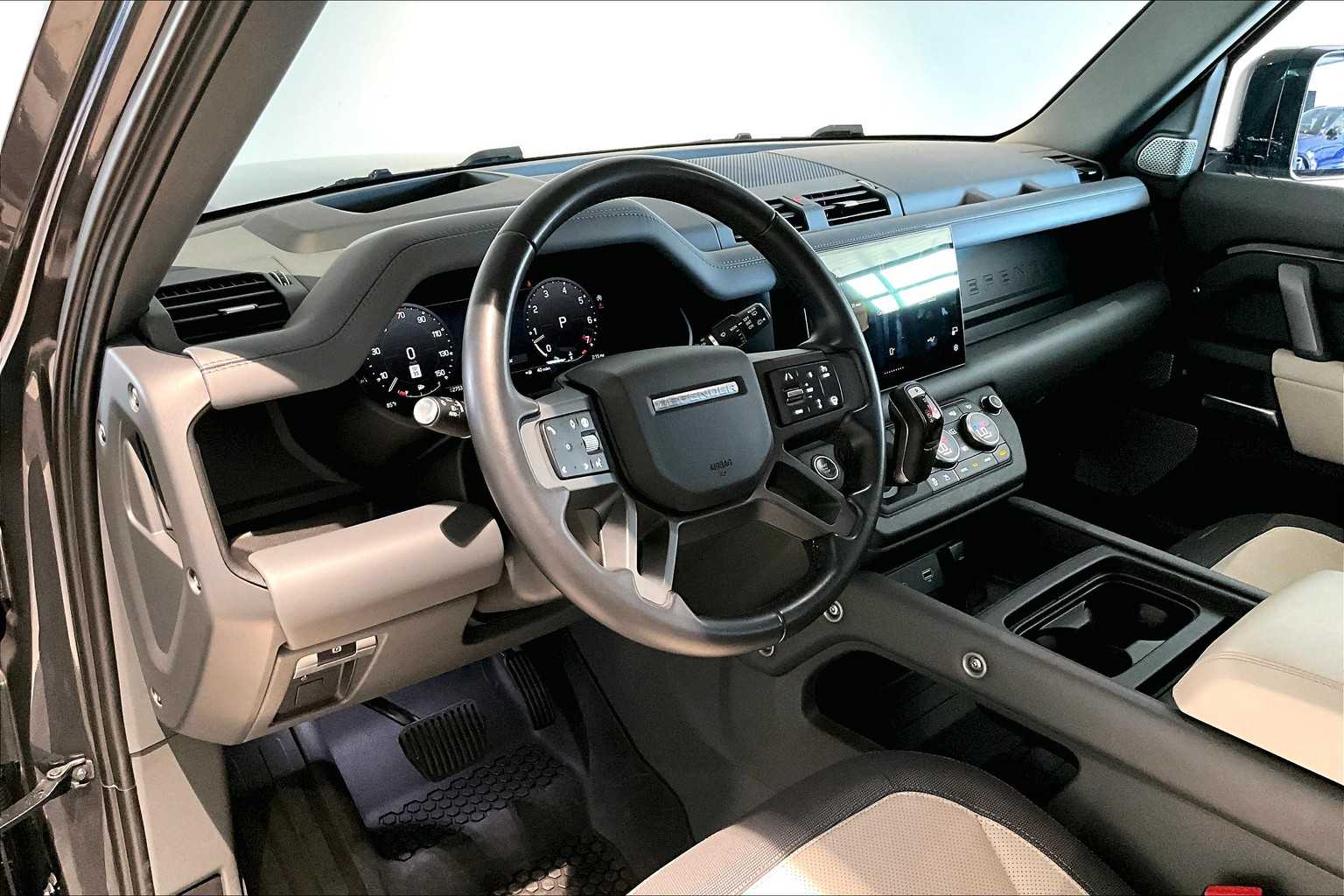 2024 Land Rover Defender X-Dynamic SE photo 4