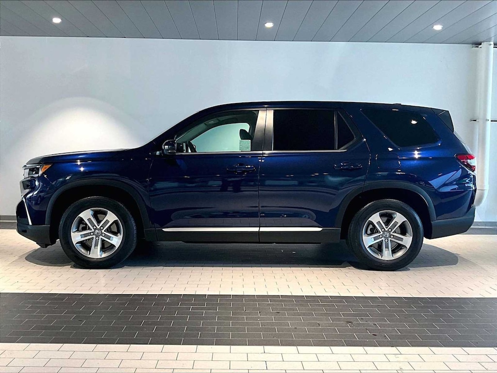 Used 2023 Honda Pilot EX-L 8 Passenger 2WD SUV