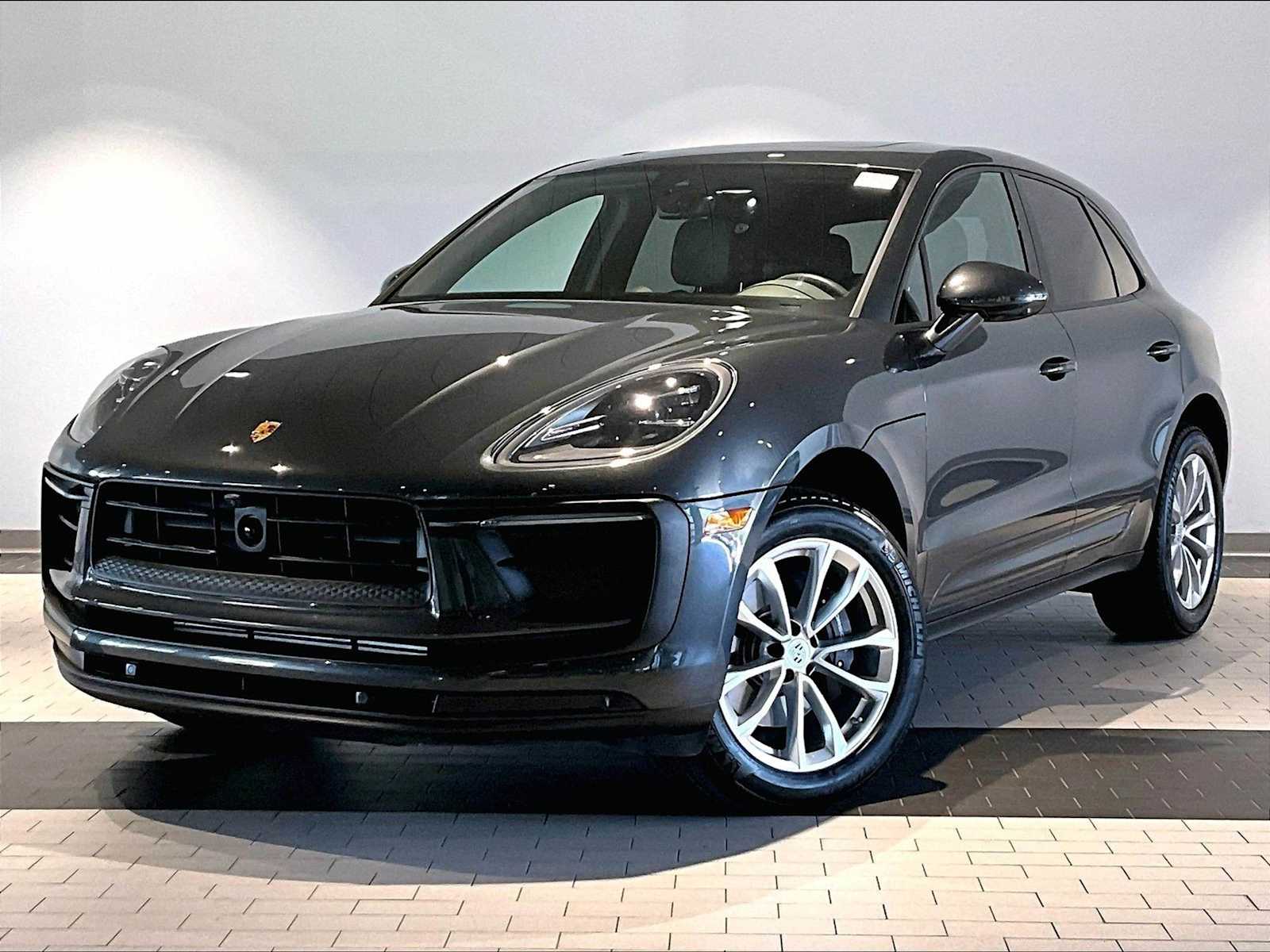 2025 Porsche Macan Base