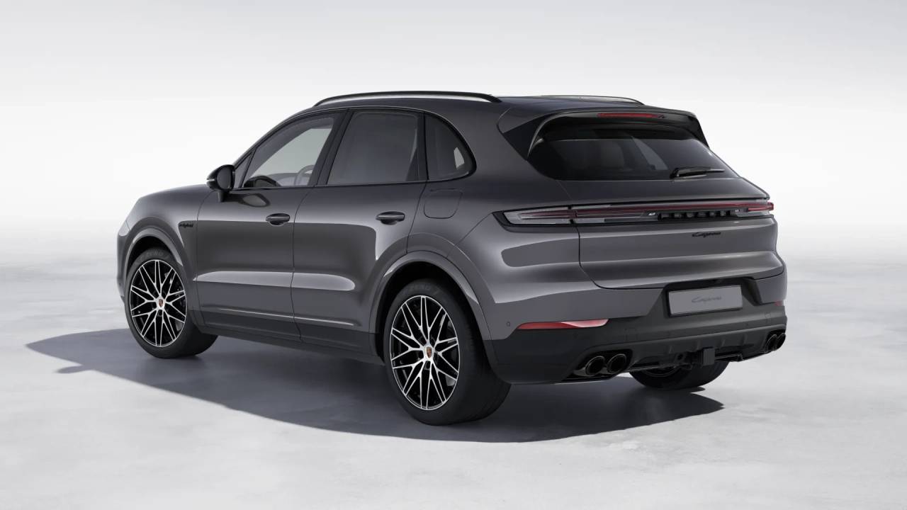2026 Porsche Cayenne E-Hybrid photo 3