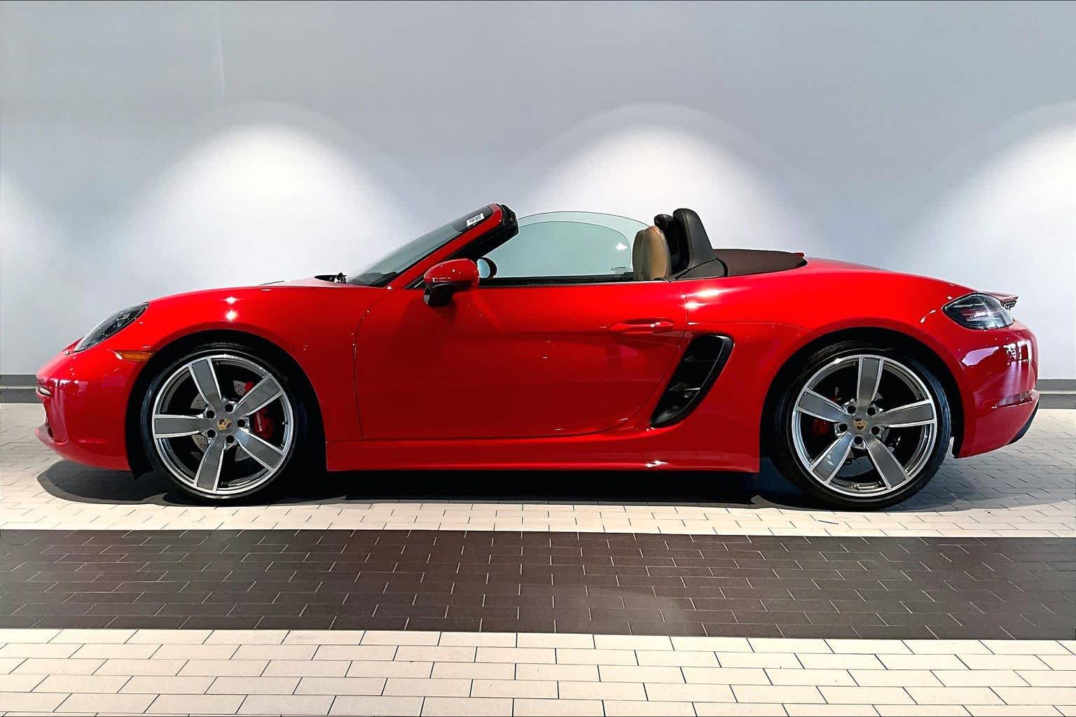 2024 Porsche Boxster S photo 2