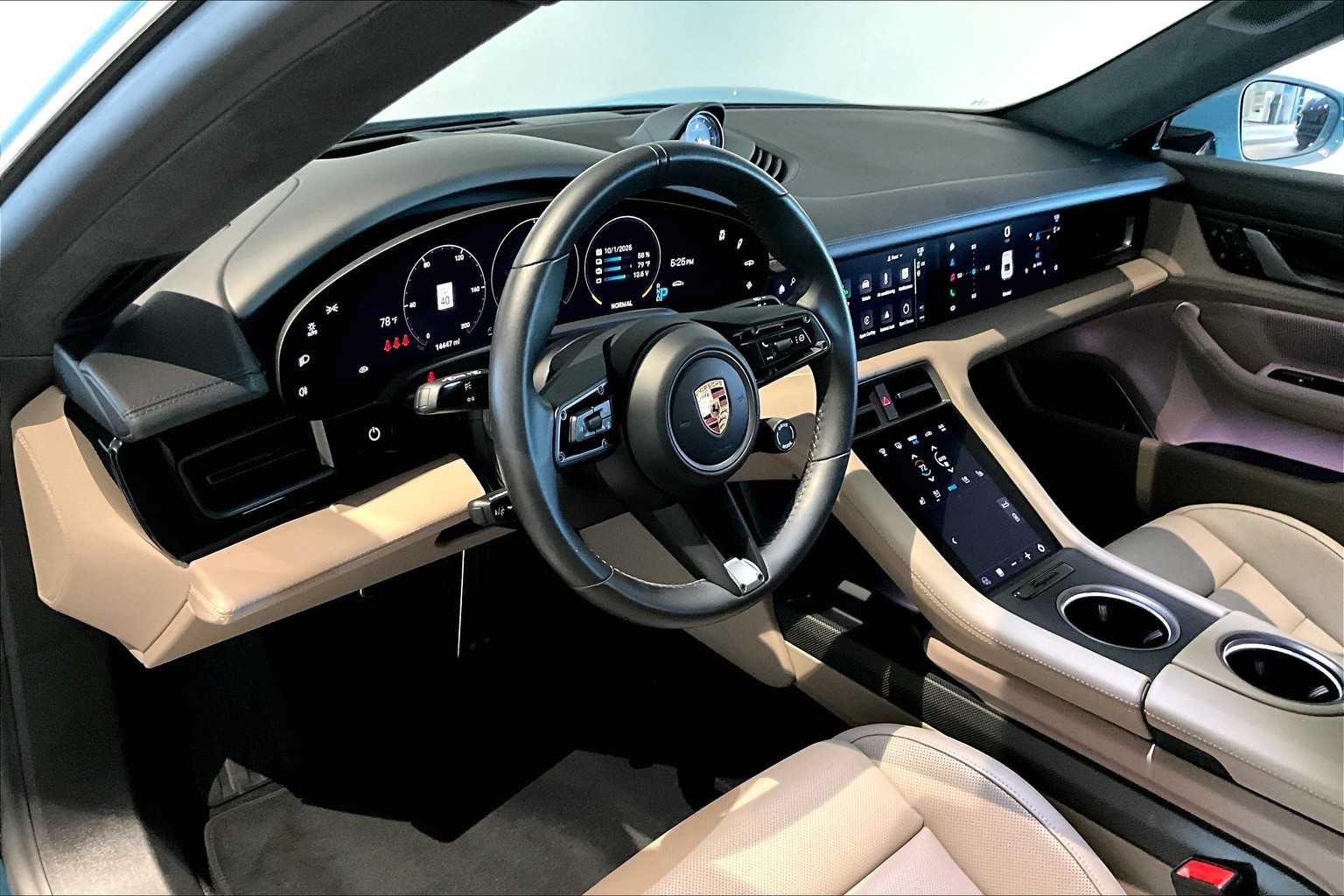 2024 Porsche Taycan Turbo S photo 4