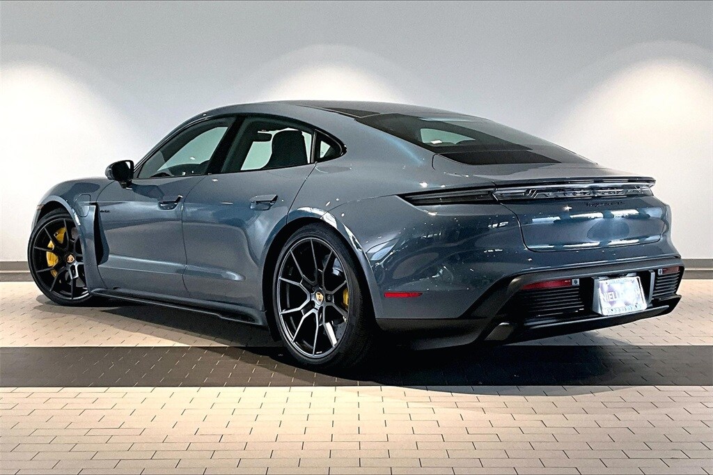 2025 Porsche Taycan GTS photo 3