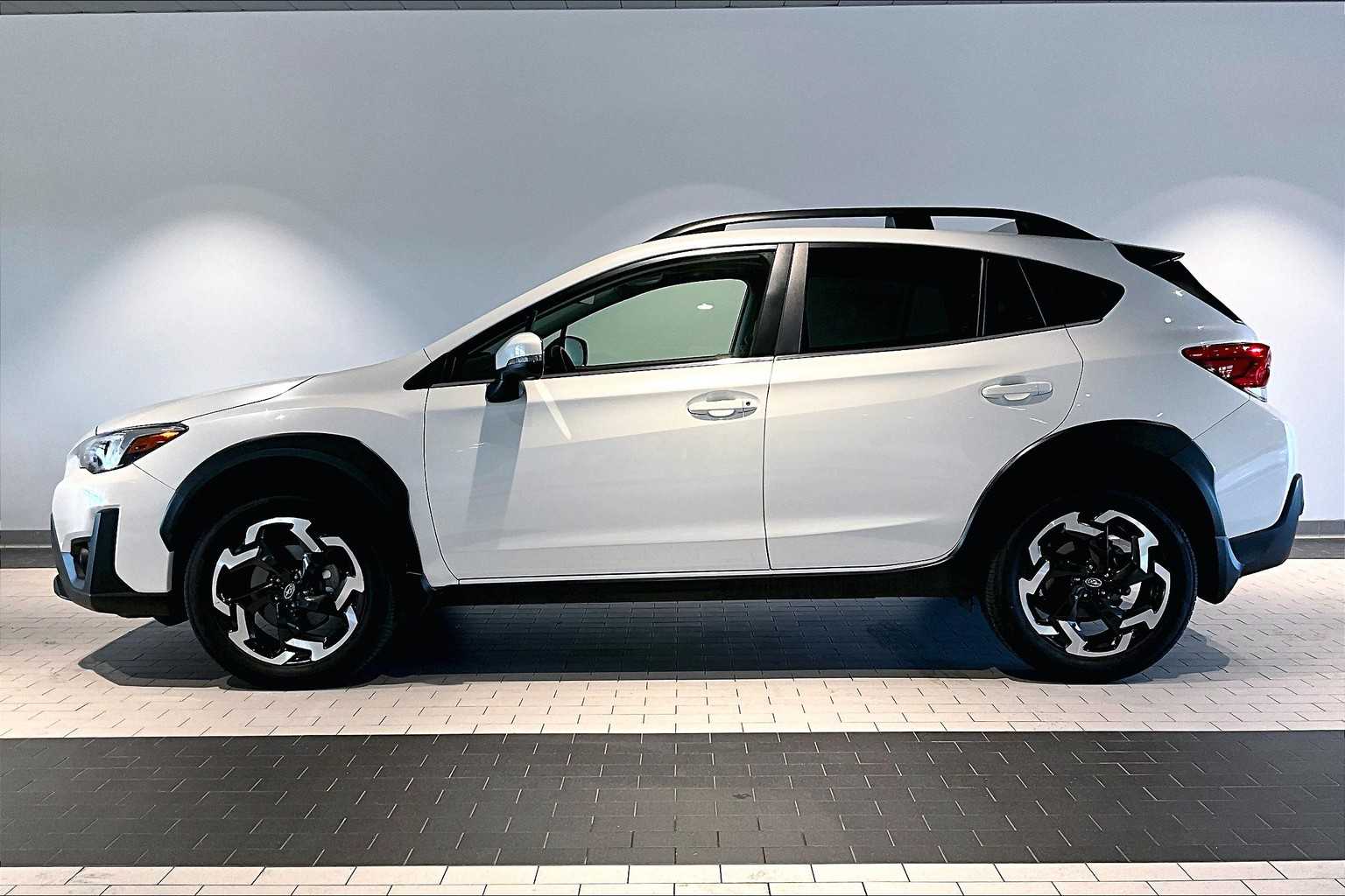 2023 Subaru Crosstrek Limited photo 2
