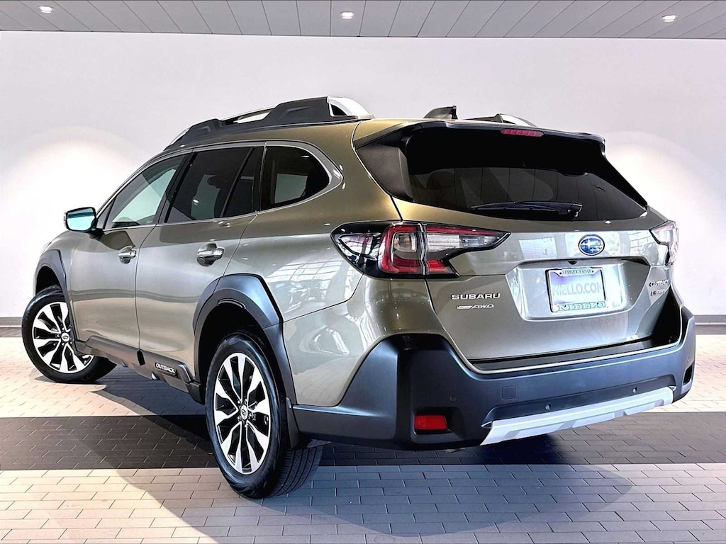 Used 2023 Subaru Outback Touring CVT SUV