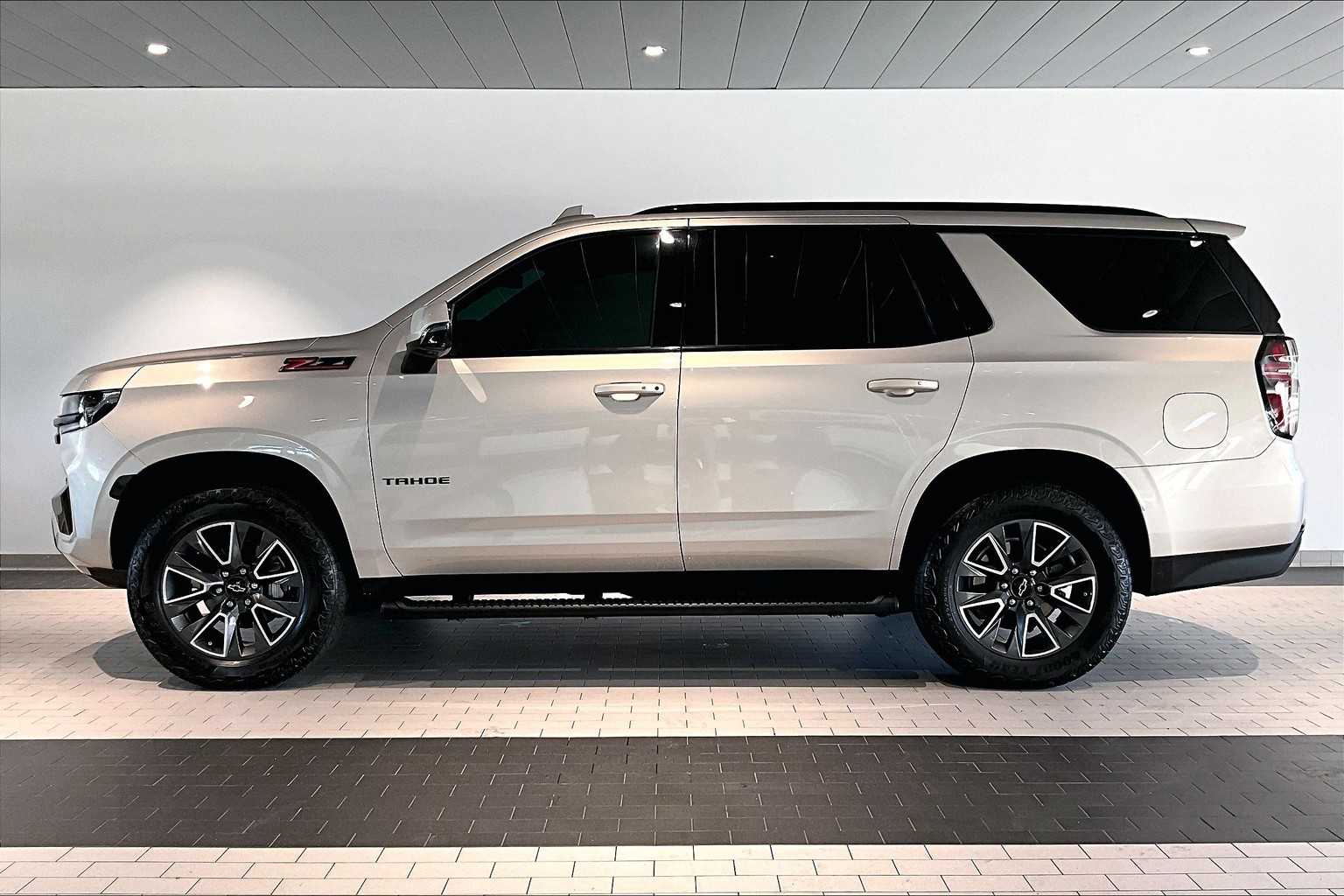 2024 Chevrolet Tahoe Z71 photo 2