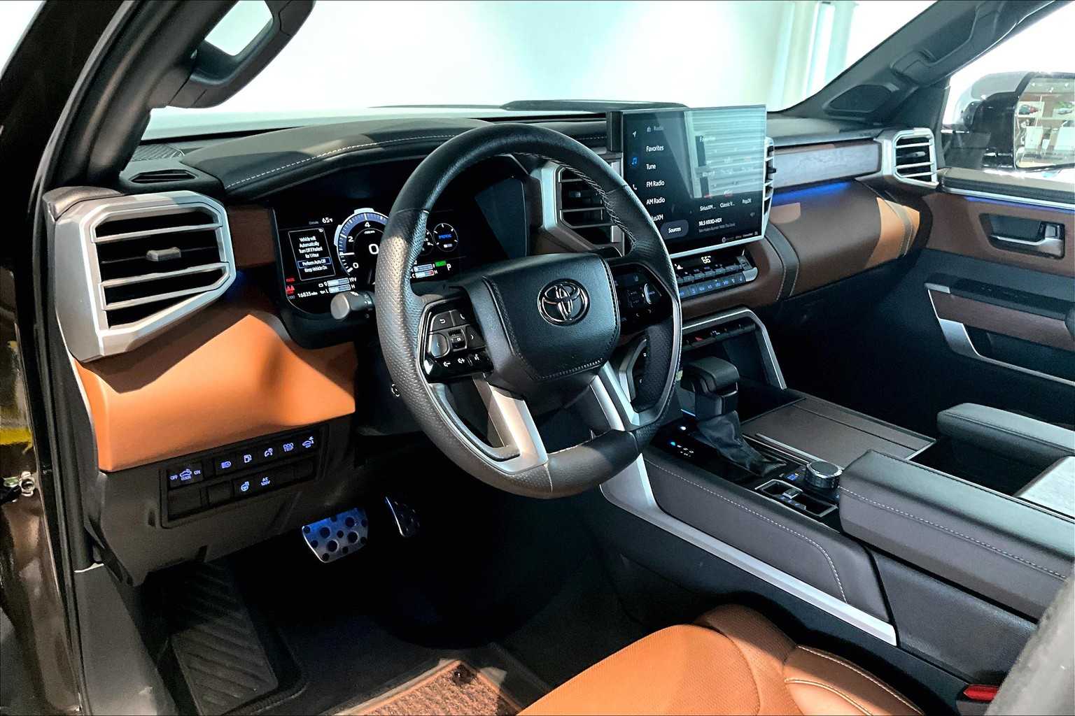 2023 Toyota Tundra 1794 Edition CrewMax photo 4