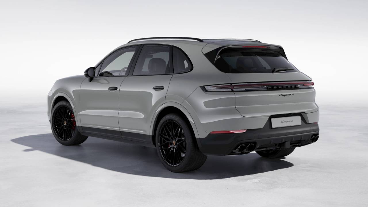 2026 Porsche Cayenne S photo 3