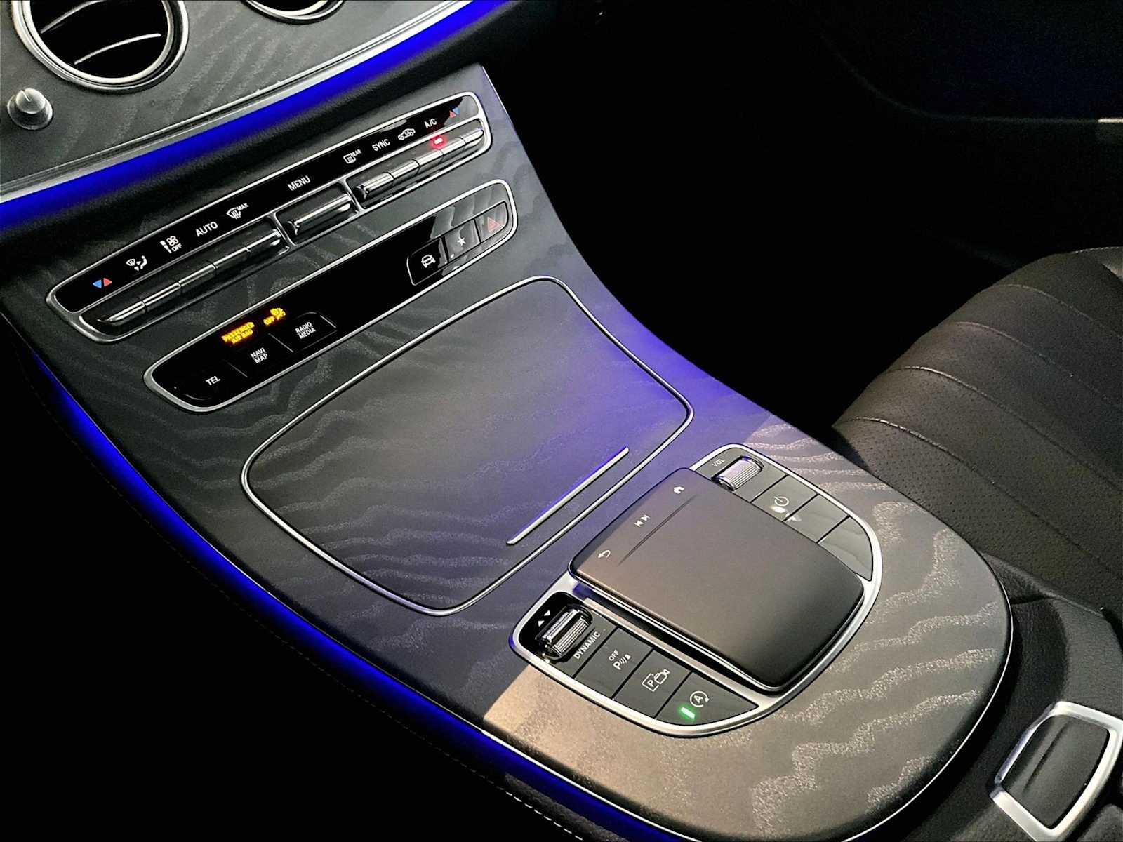 2022 Mercedes-Benz E-Class E350 - Photo 17