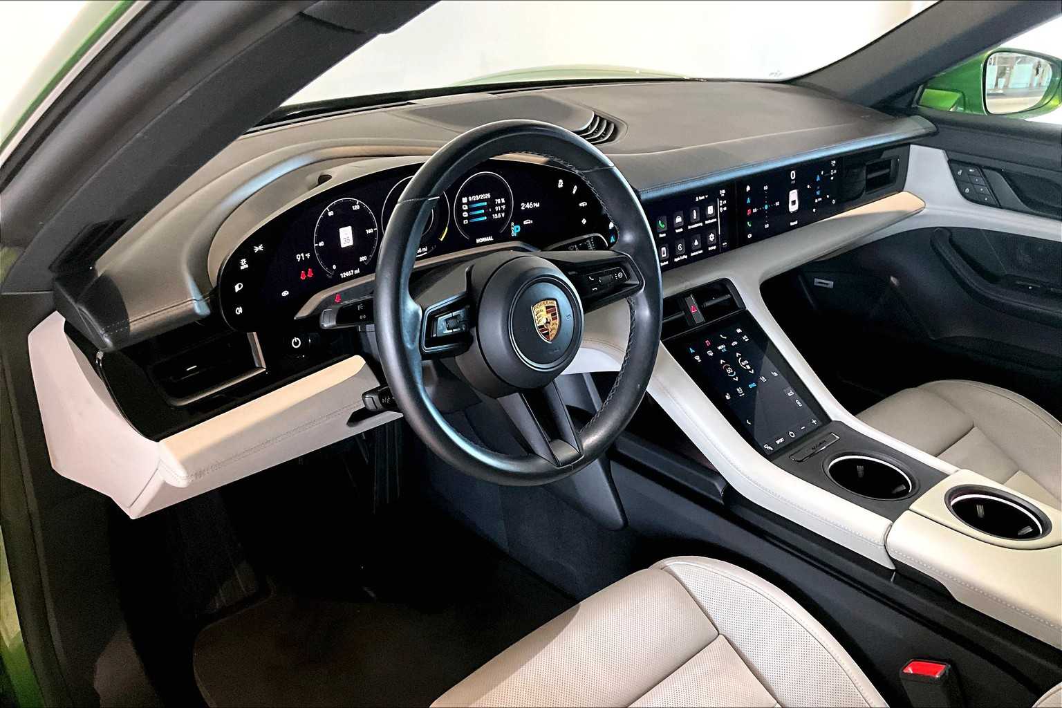 2022 Porsche Taycan 4S photo 4