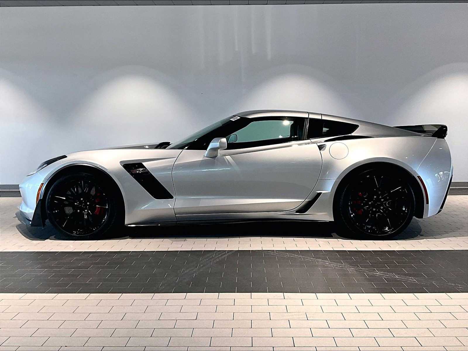2018 Chevrolet Corvette Z06 3LZ photo 2
