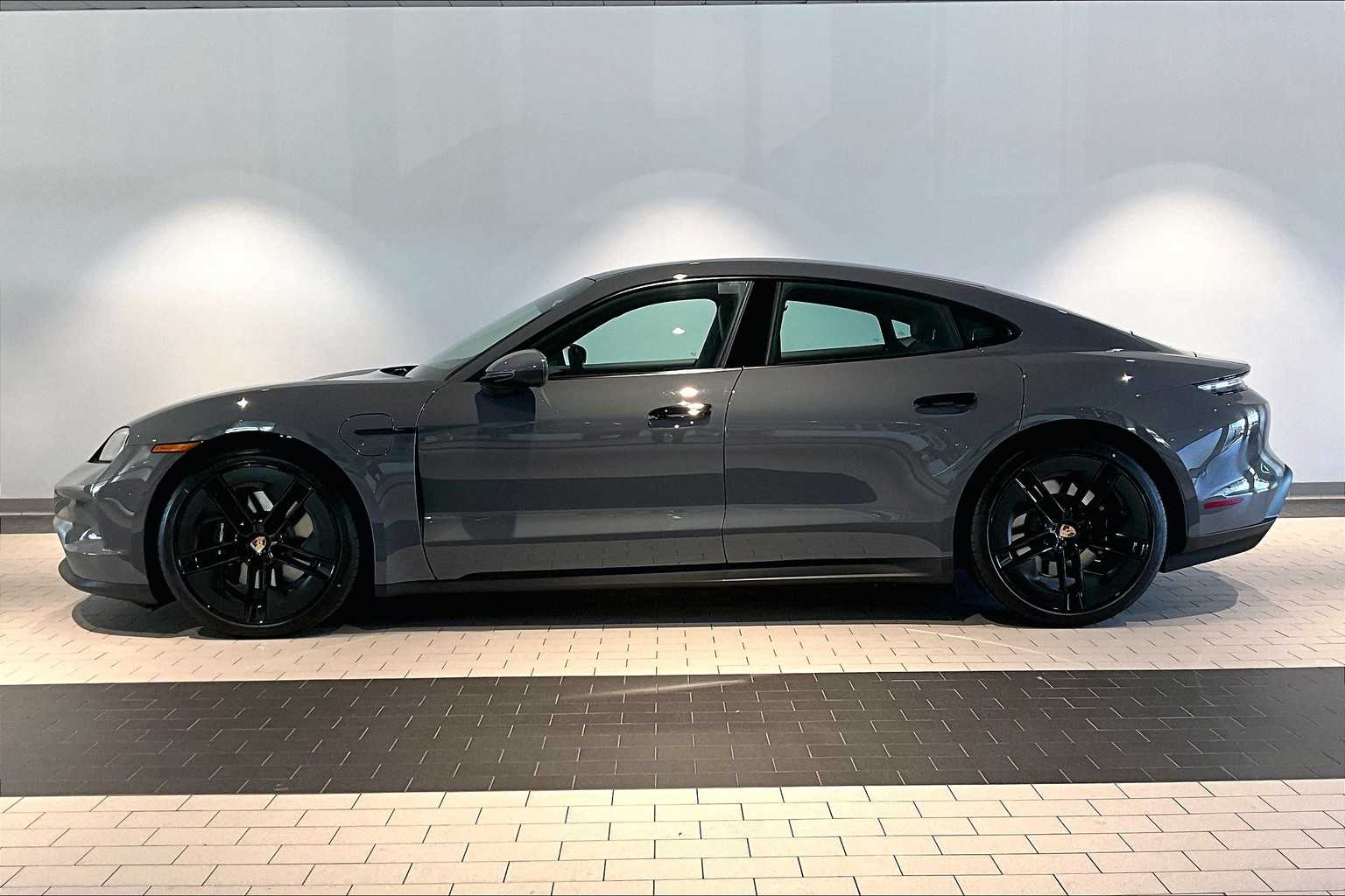 2025 Porsche Taycan 4 photo 2