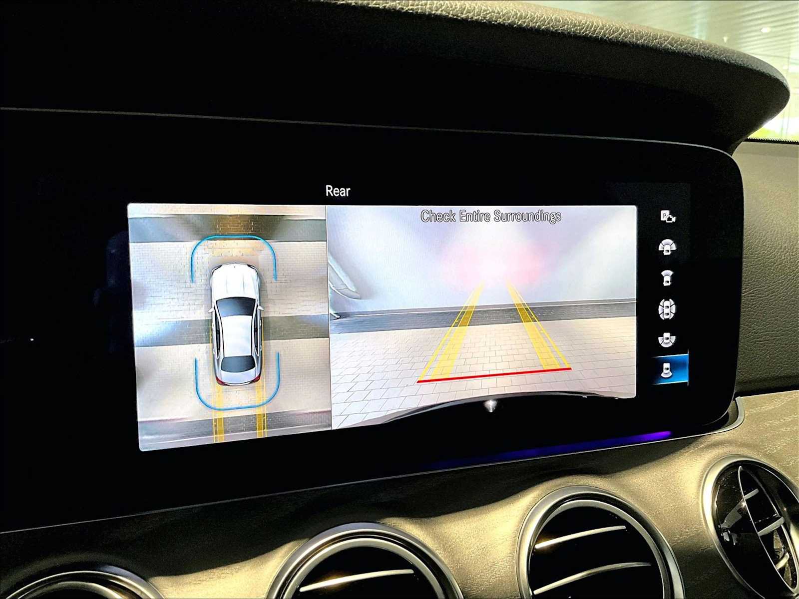 2022 Mercedes-Benz E-Class E350 - Photo 25