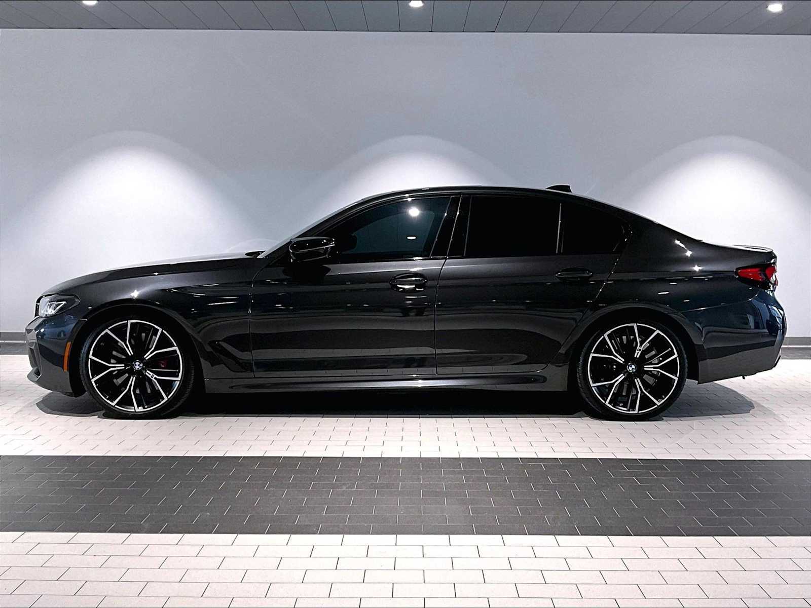 2023 Bmw M550i xDrive photo 2