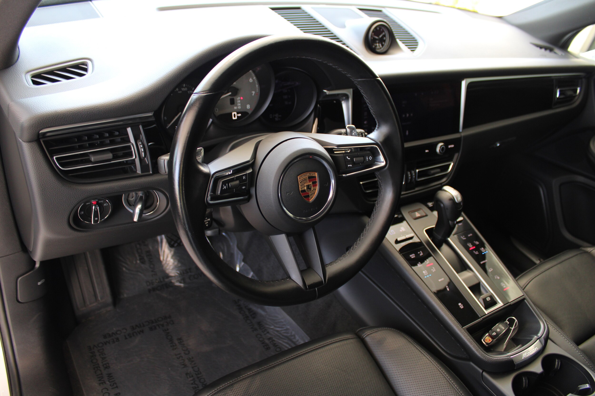 2024 Porsche Macan S photo 4