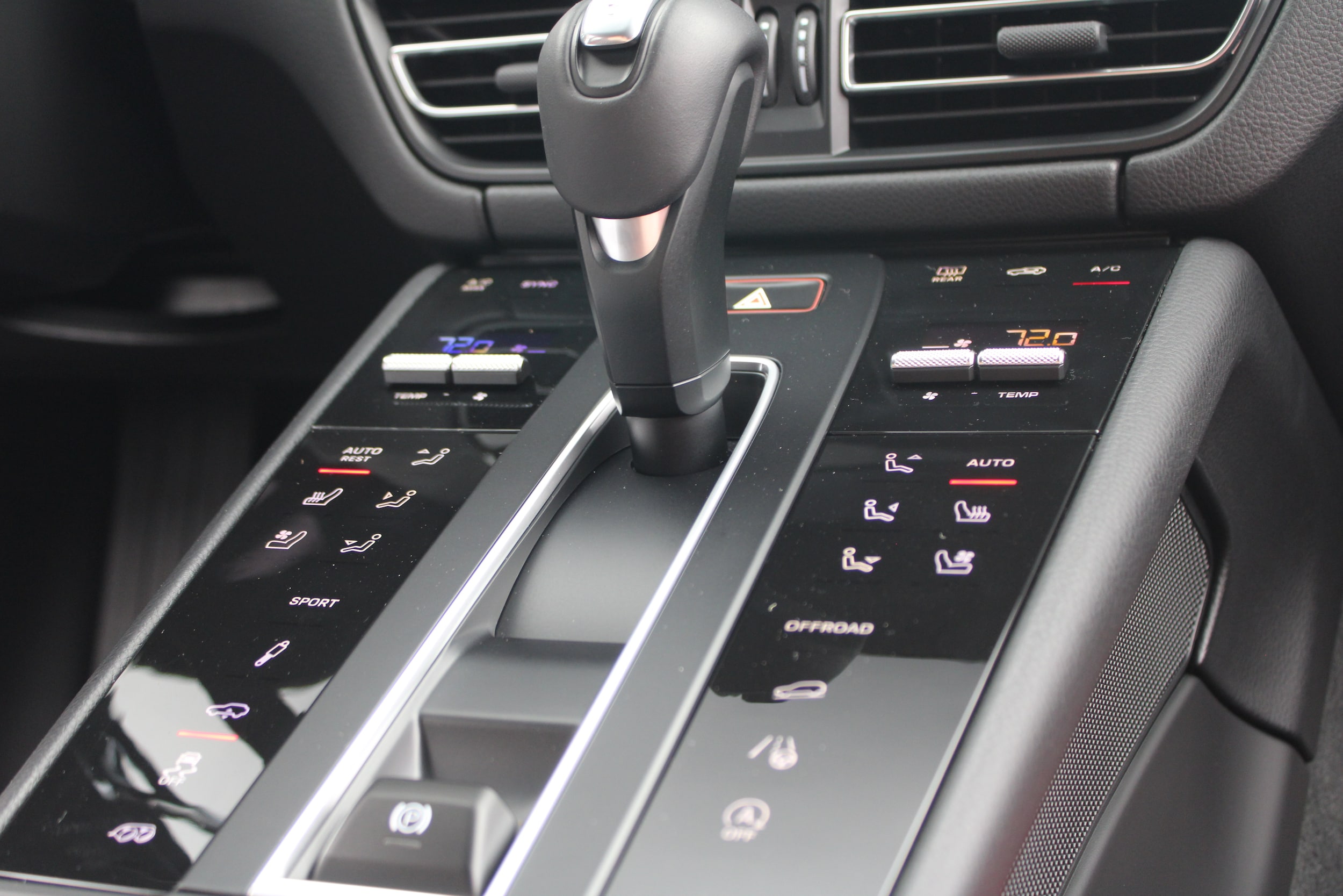 2026 Porsche Macan GTS - Photo 23