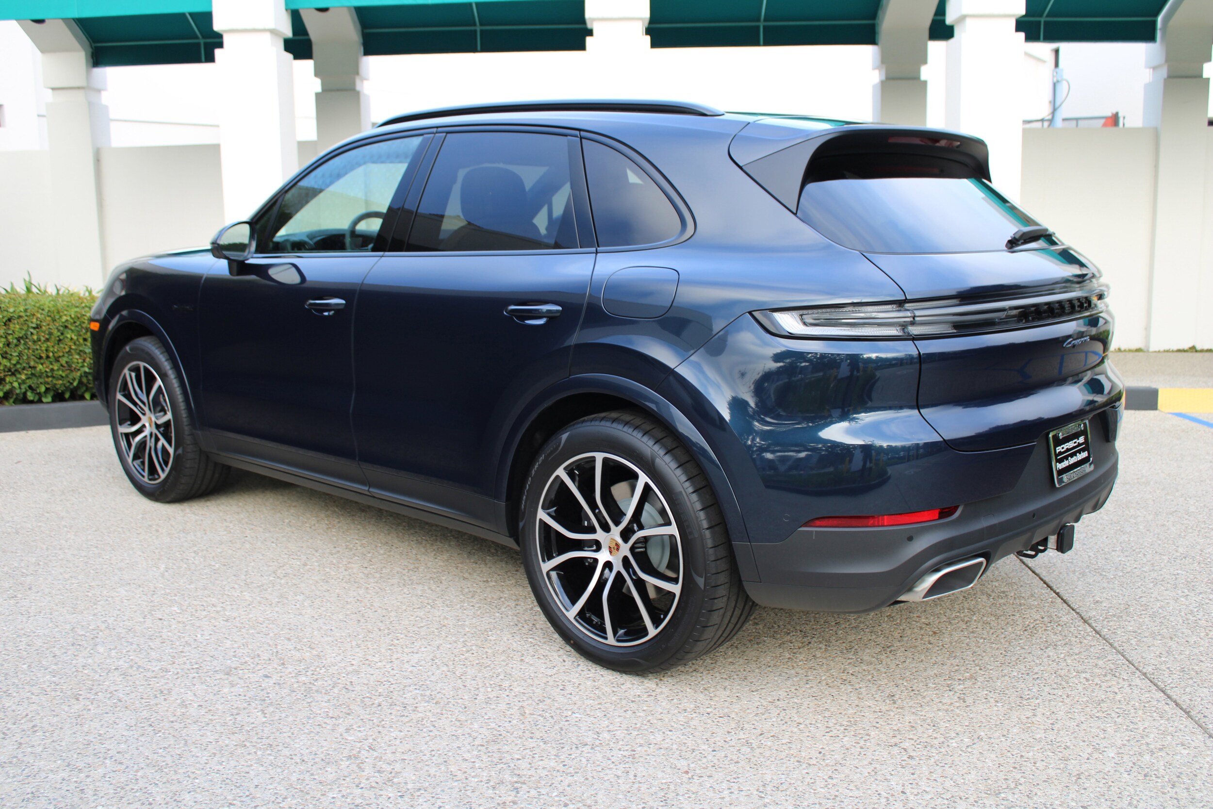 2026 Porsche Cayenne E-Hybrid photo 3