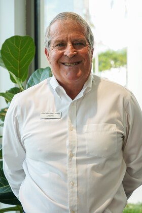Staff member Tom Siegel from ID_ca2e04d20347