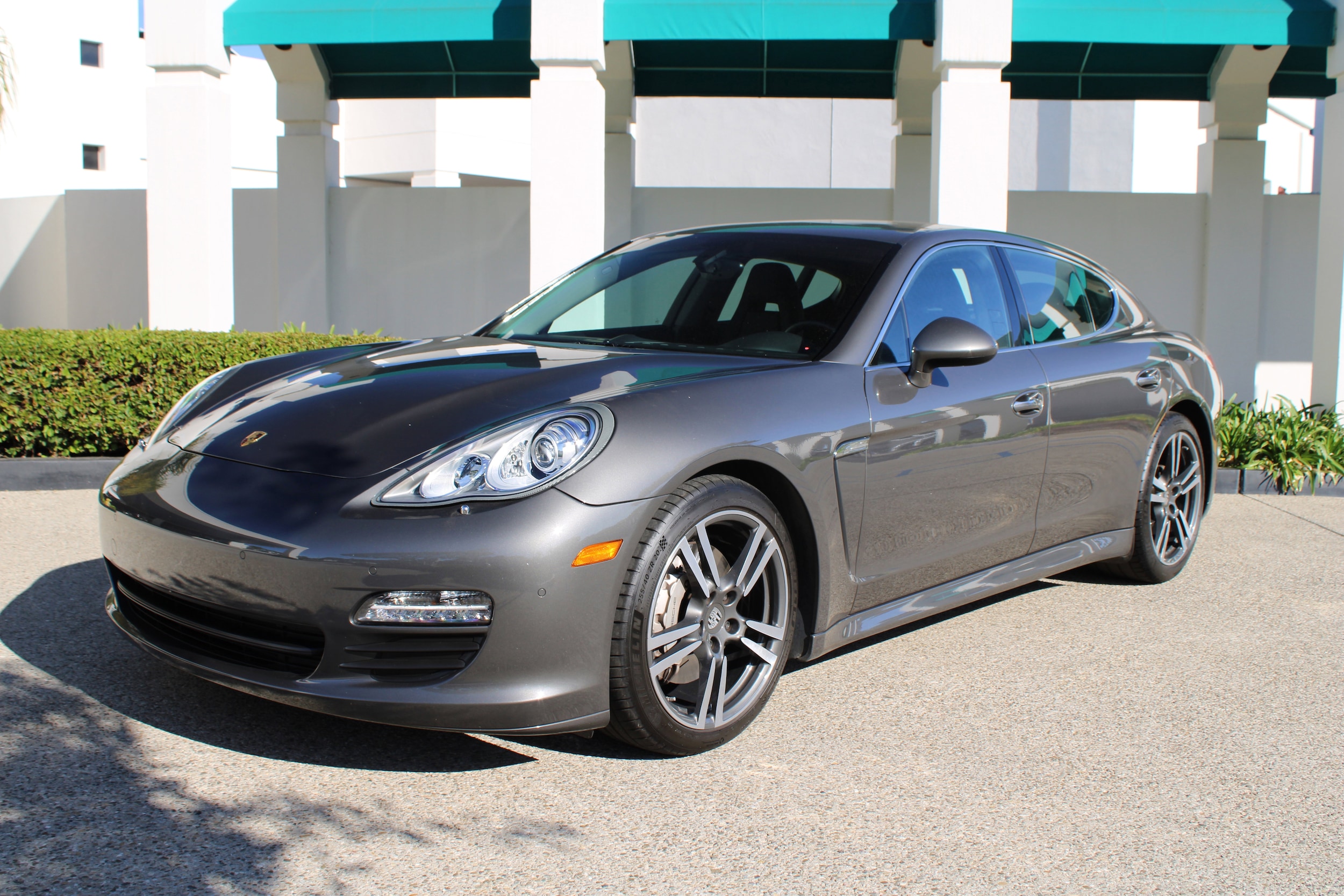 2013 Porsche Panamera S's photo