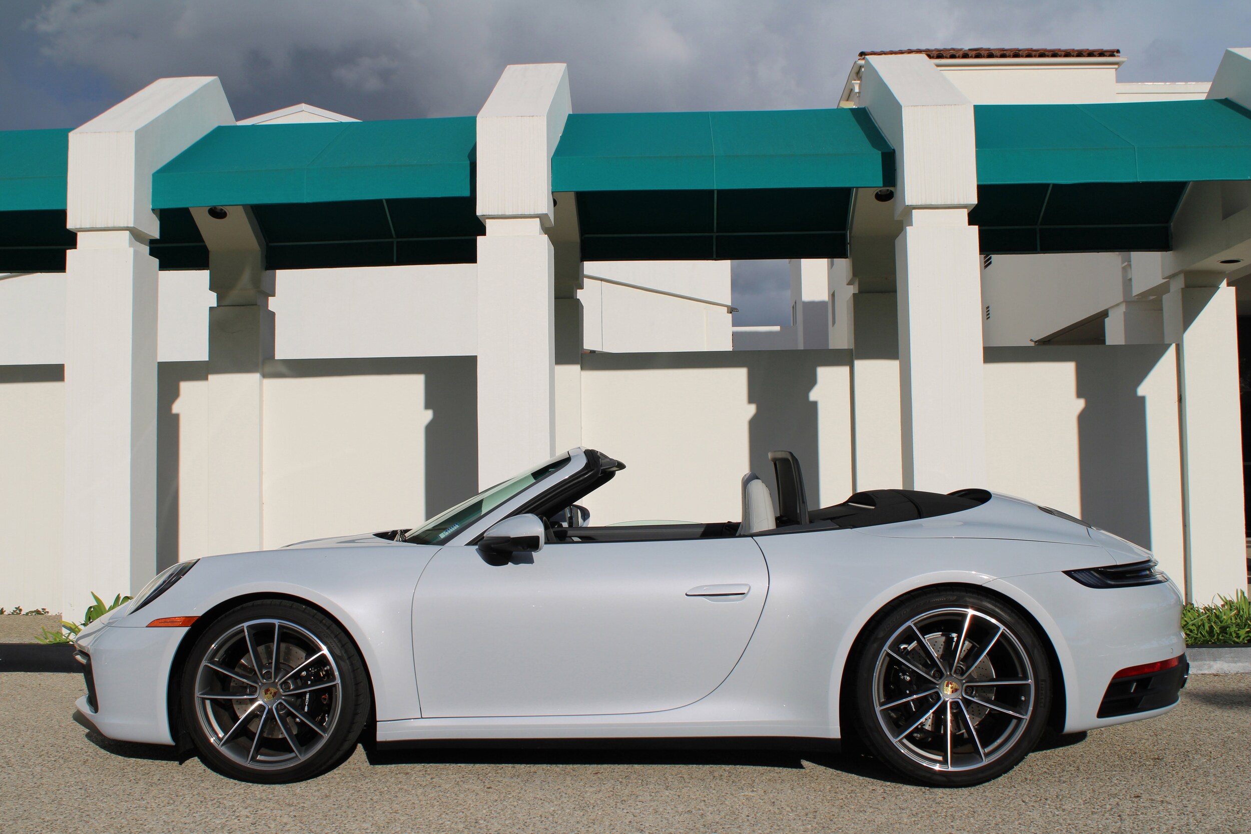 2024 Porsche 911 4S photo 2