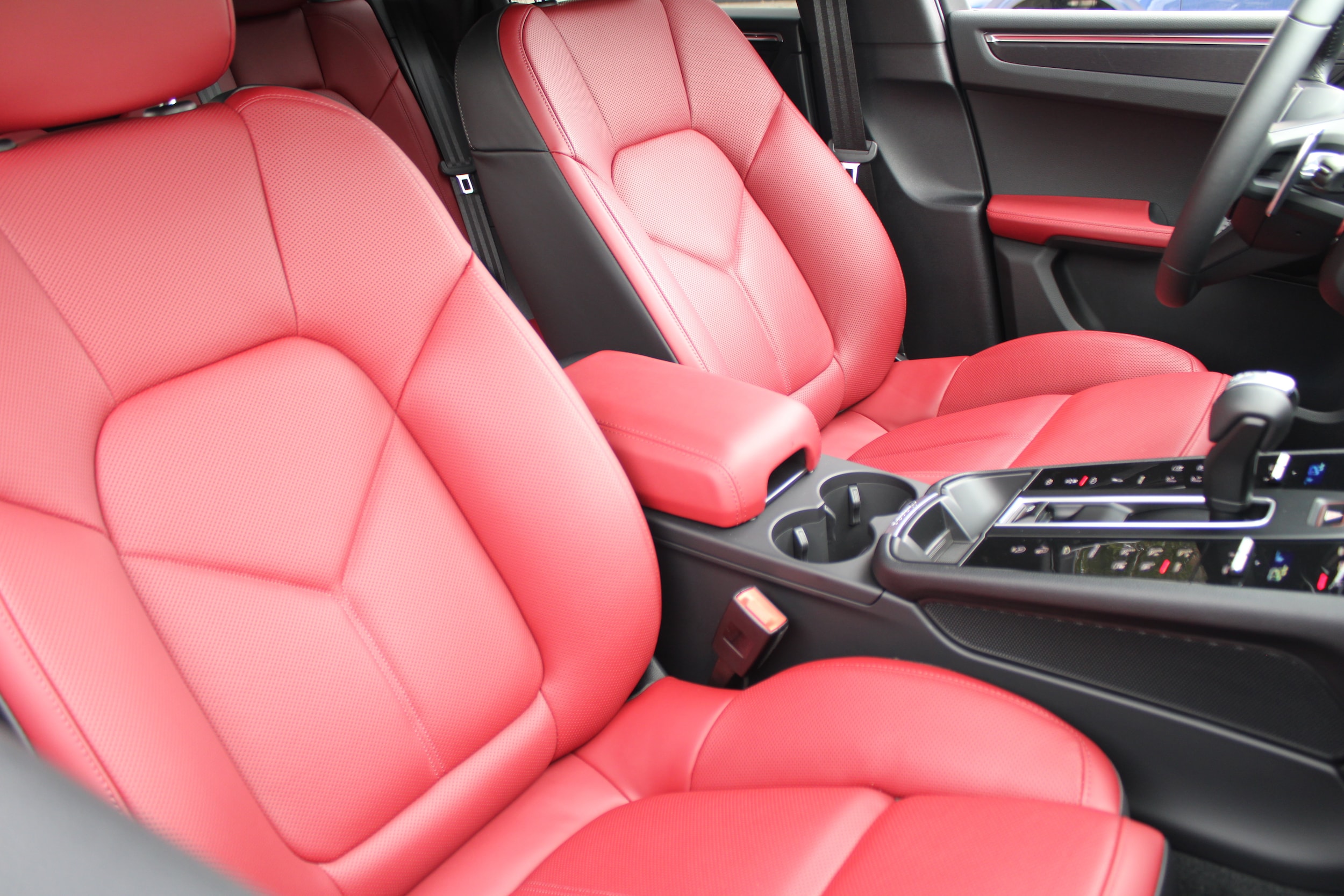 2026 Porsche Macan GTS - Photo 33