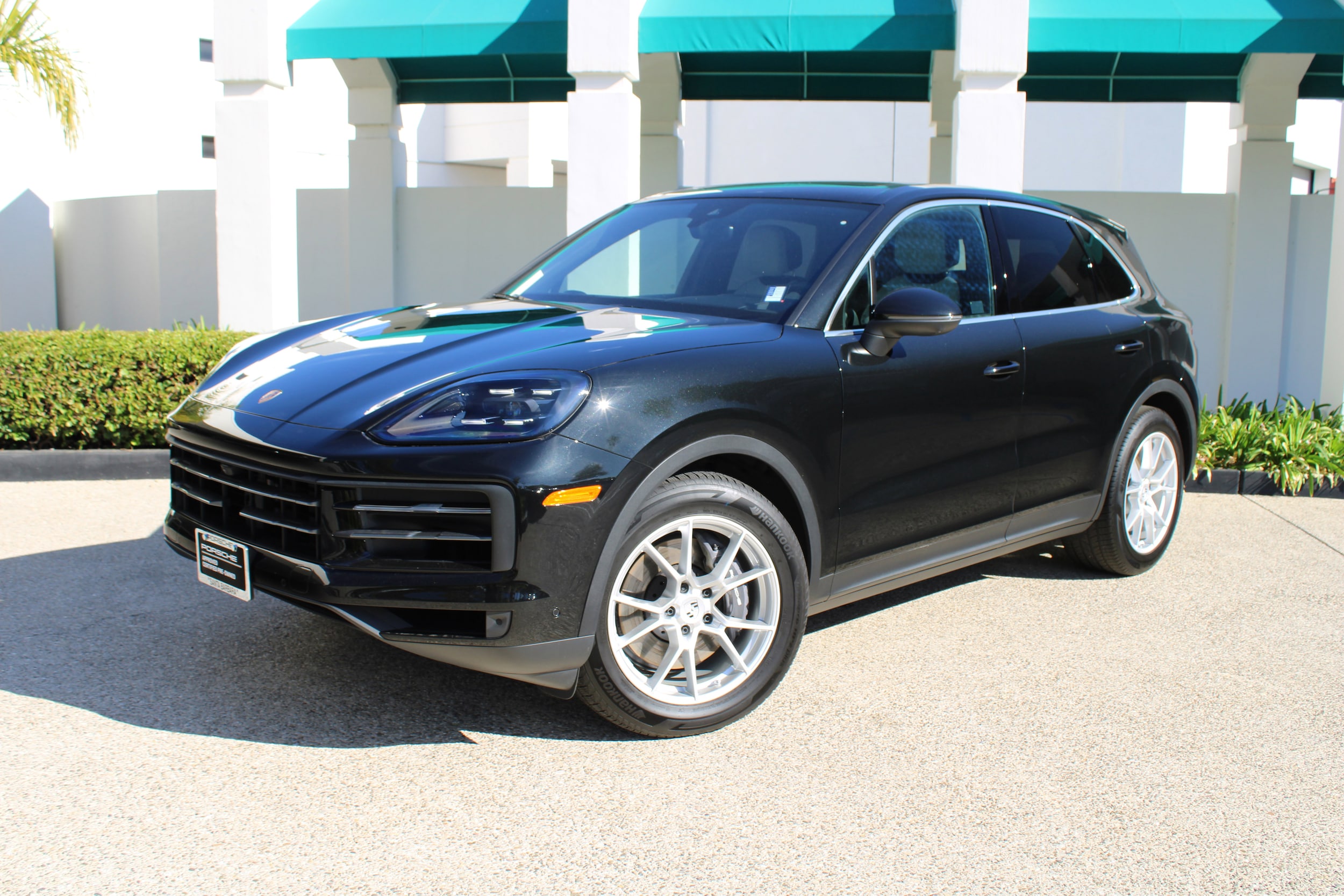 2025 Porsche Cayenne Base's photo