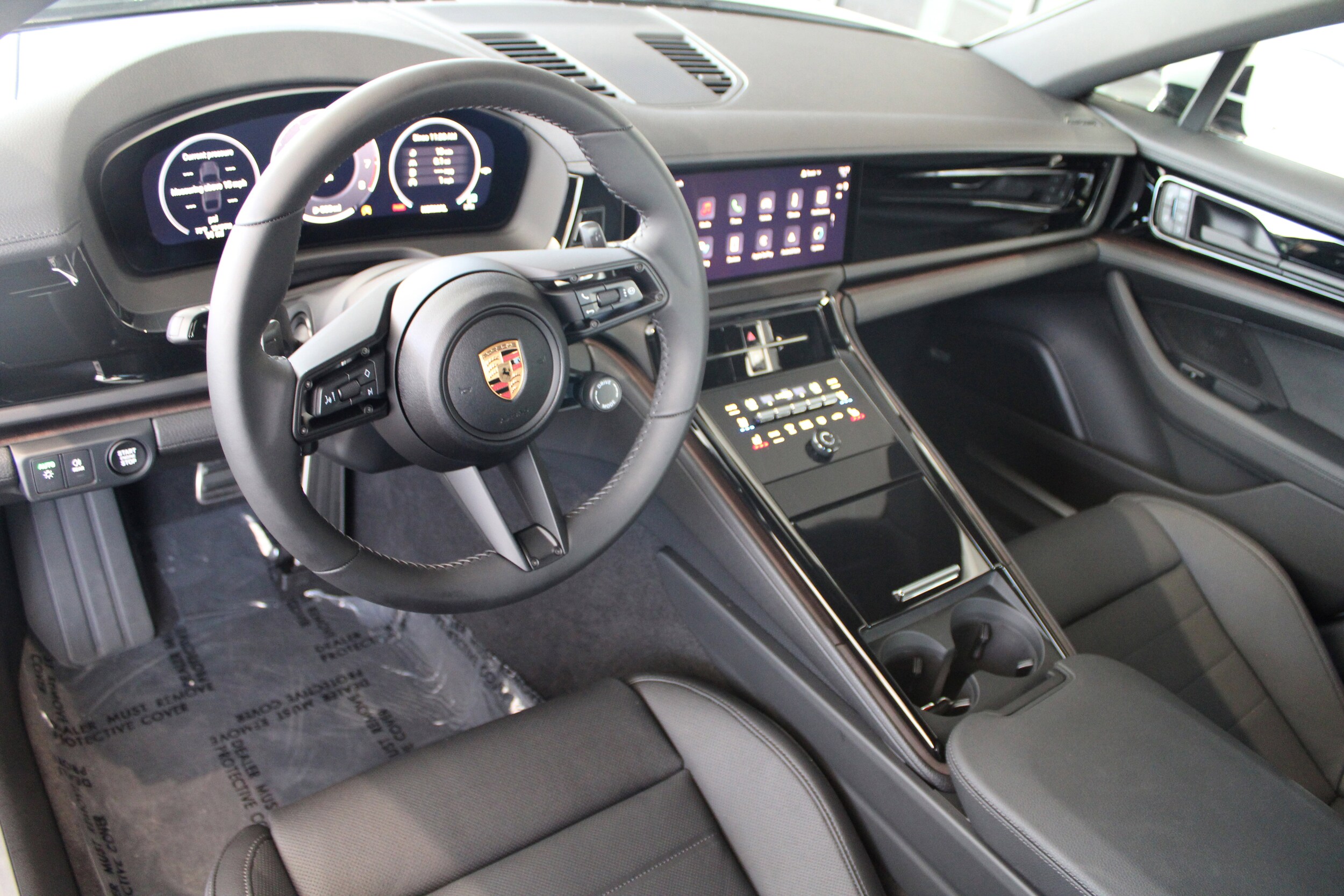 2025 Porsche Panamera 4 photo 4