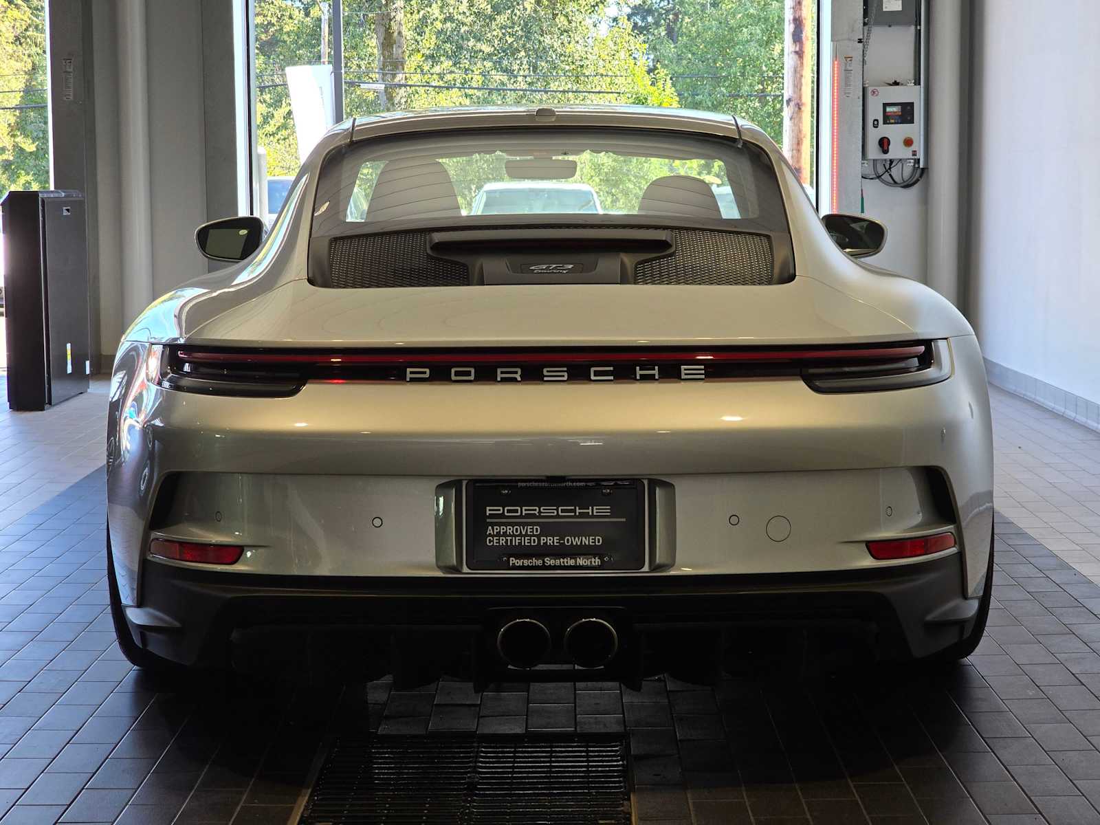 2022 Porsche 911 GT3 Touring Coupe photo 4