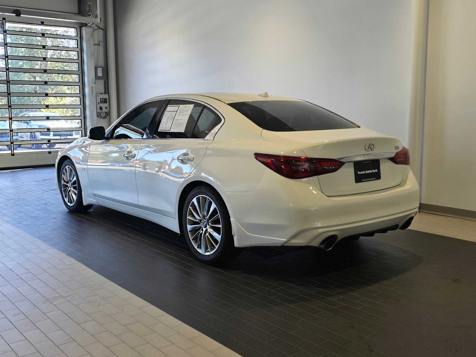2018 Infiniti Q50 3.0t LUXE photo 3