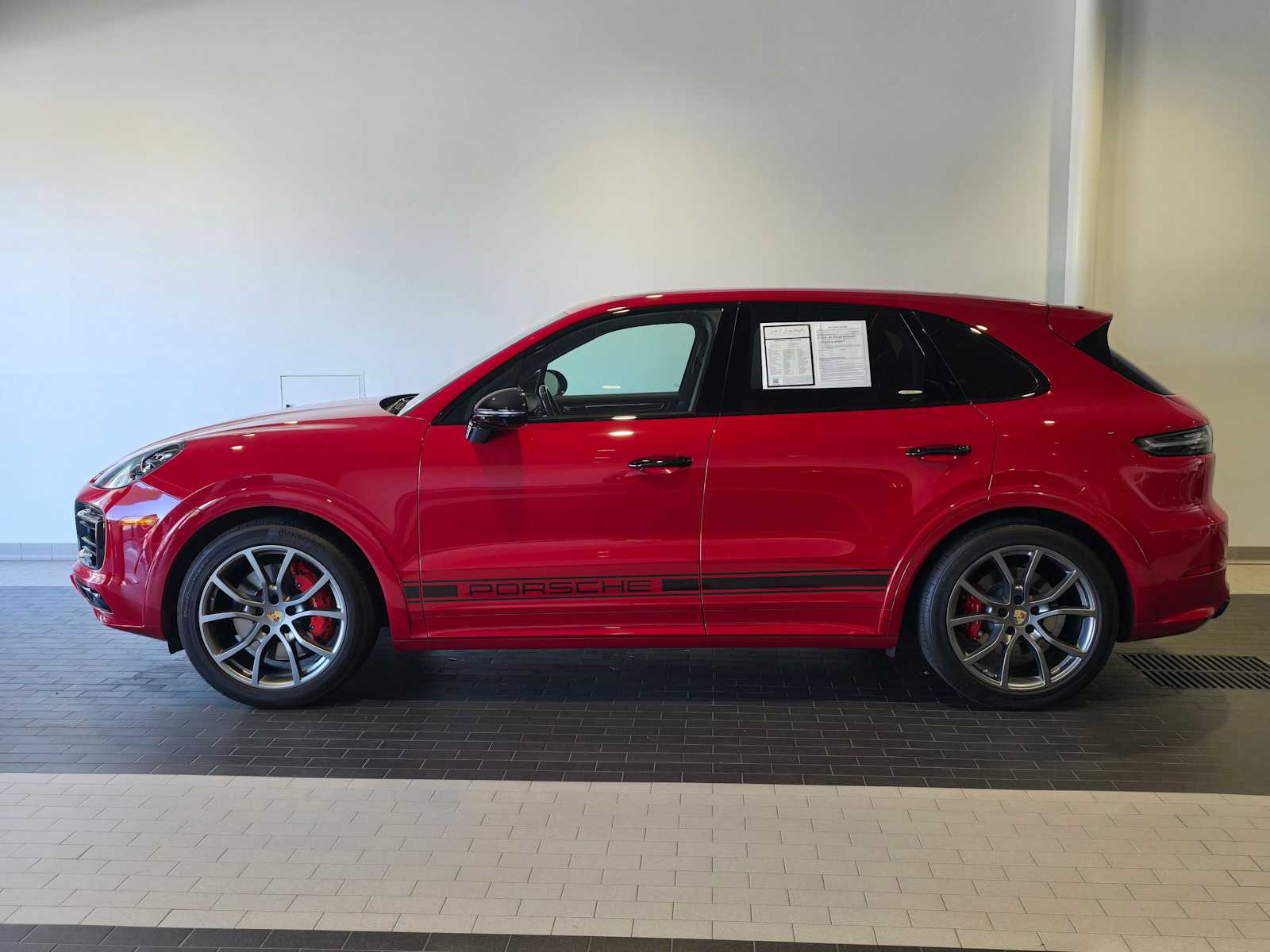 2023 Porsche Cayenne GTS photo 2