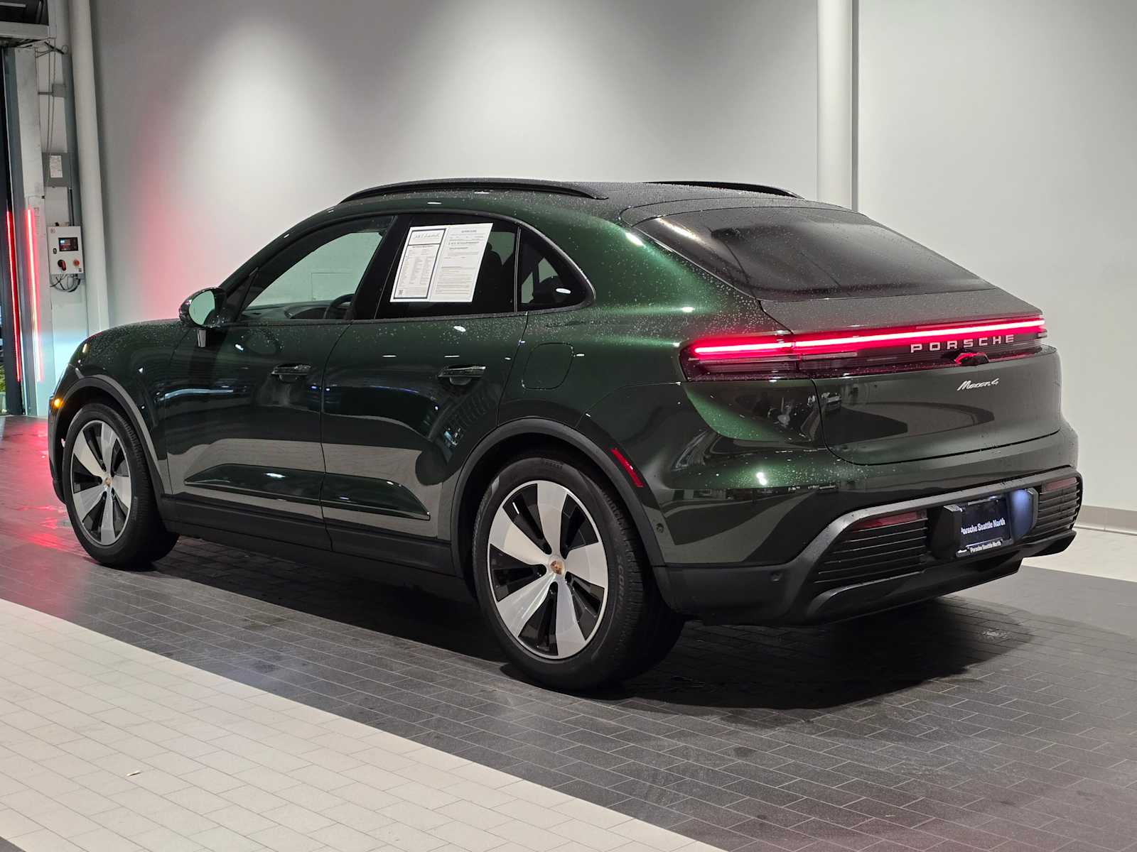 2024 Porsche Macan Electric 4 photo 3