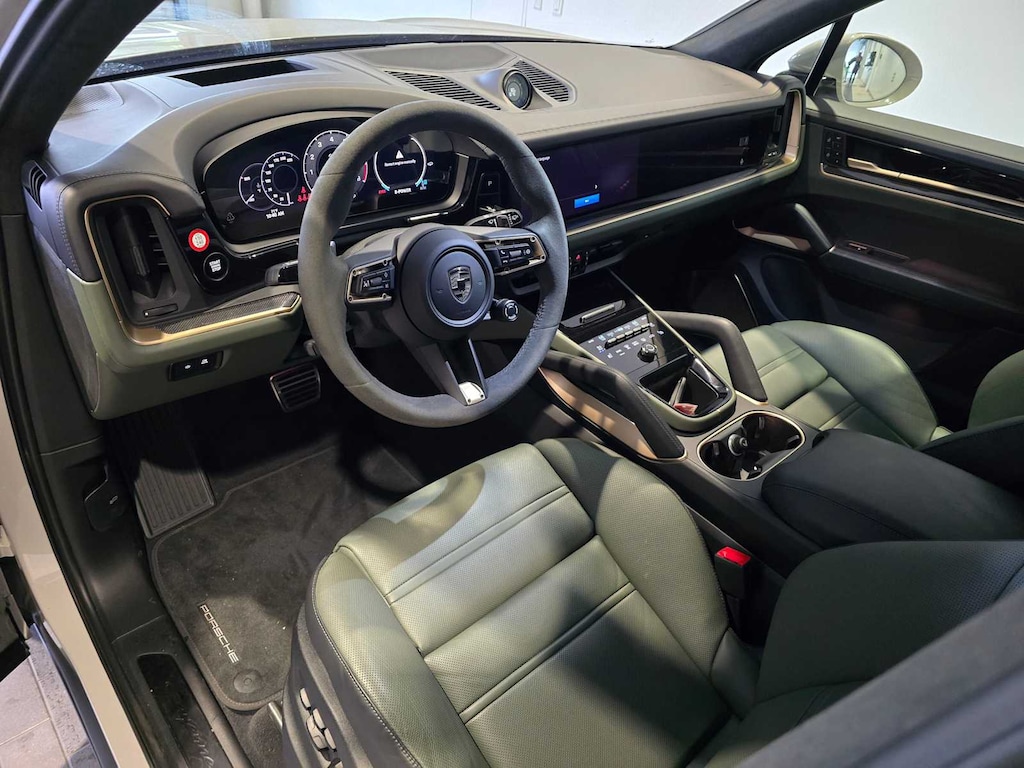 Certified 2025 Porsche Cayenne E-Hybrid Turbo SUV
