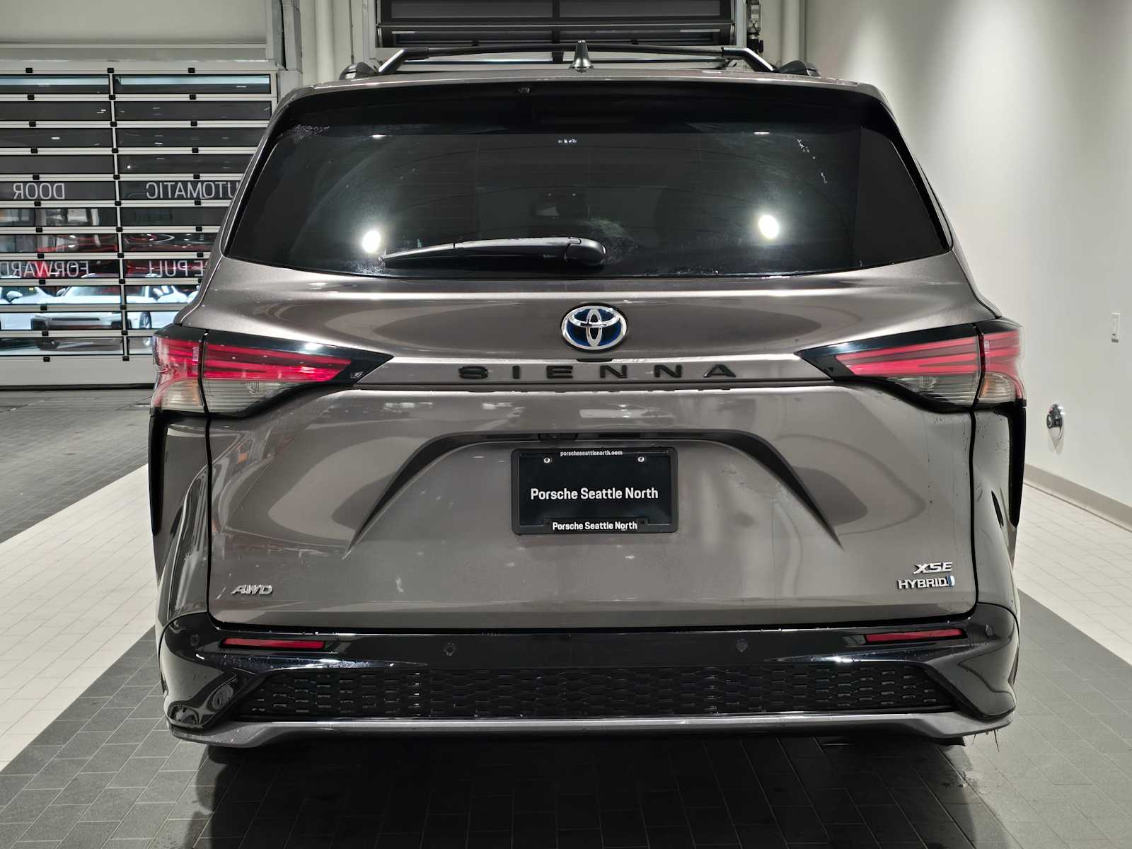 2022 Toyota Sienna XSE photo 4