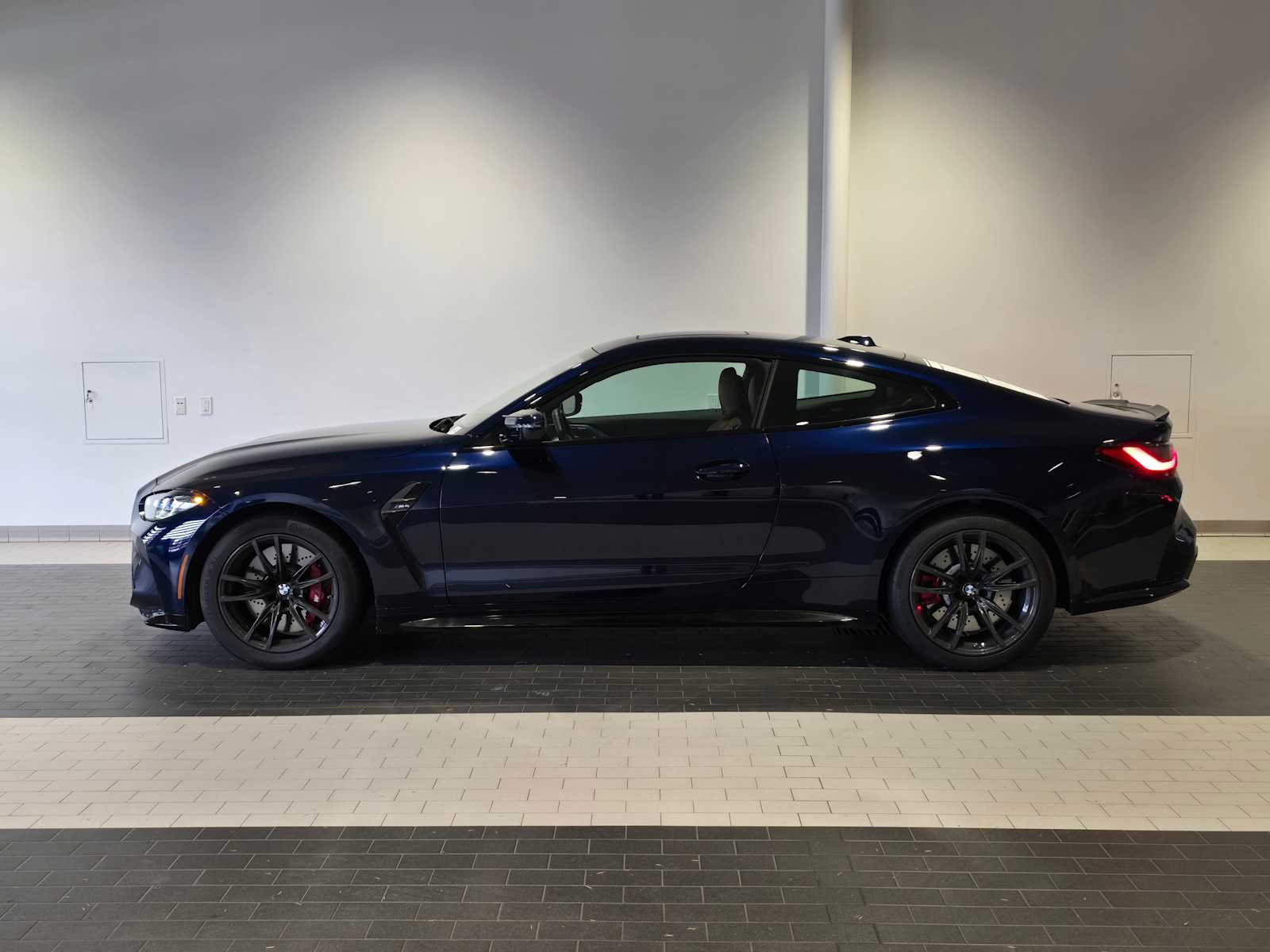 2024 Bmw M4 Coupe photo 2