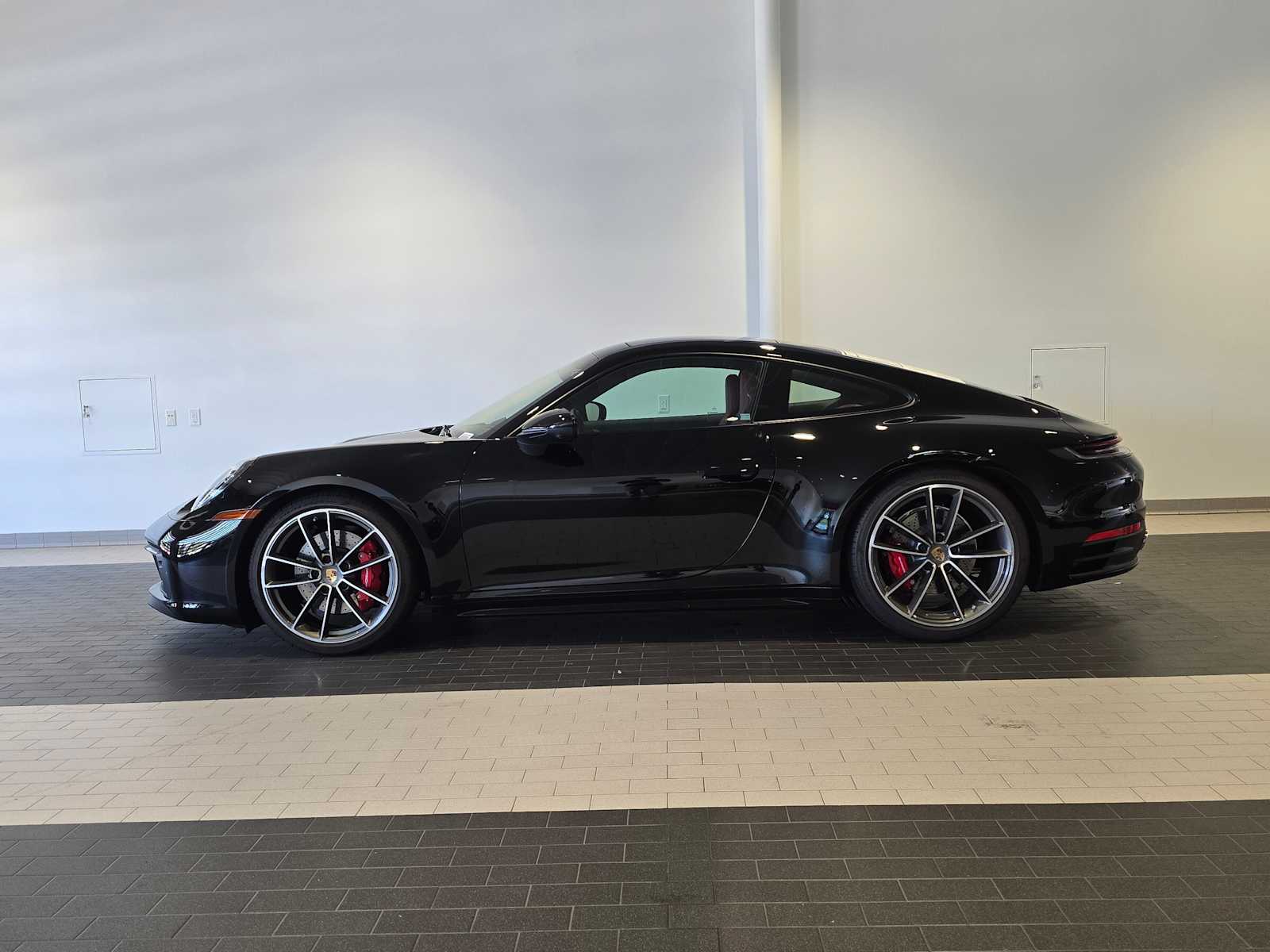 2024 Porsche 911 S Coupe photo 2