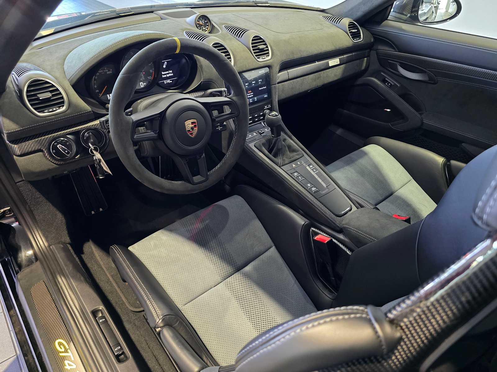 2024 Porsche Cayman GT4 RS photo 4